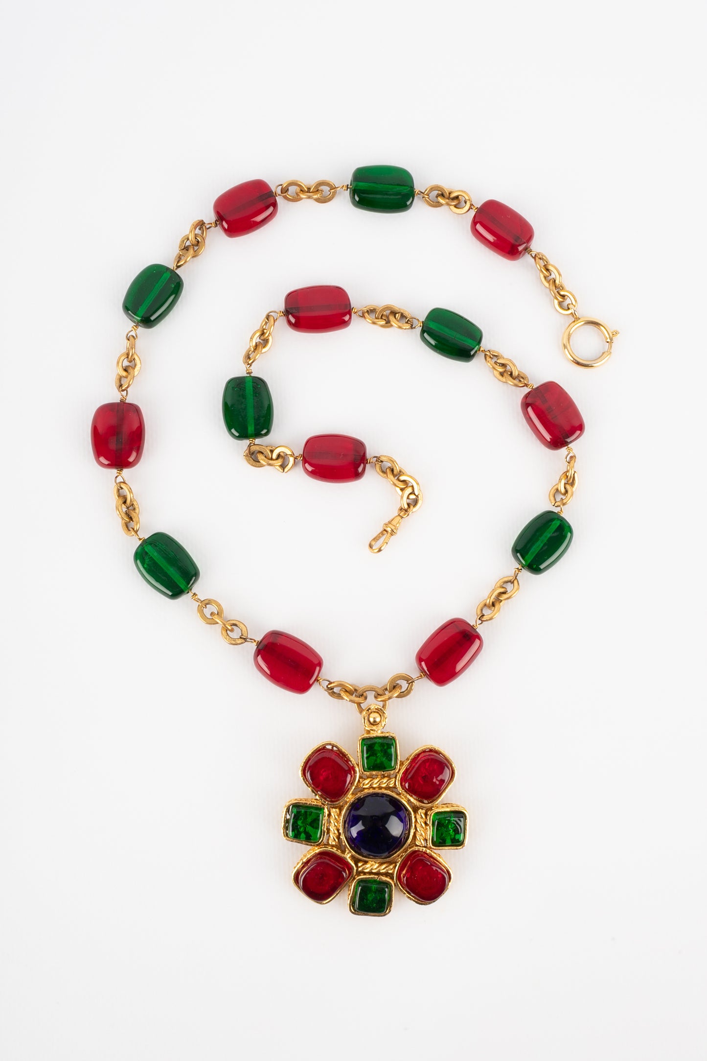 Collier en pâte de verre Chanel 1990's