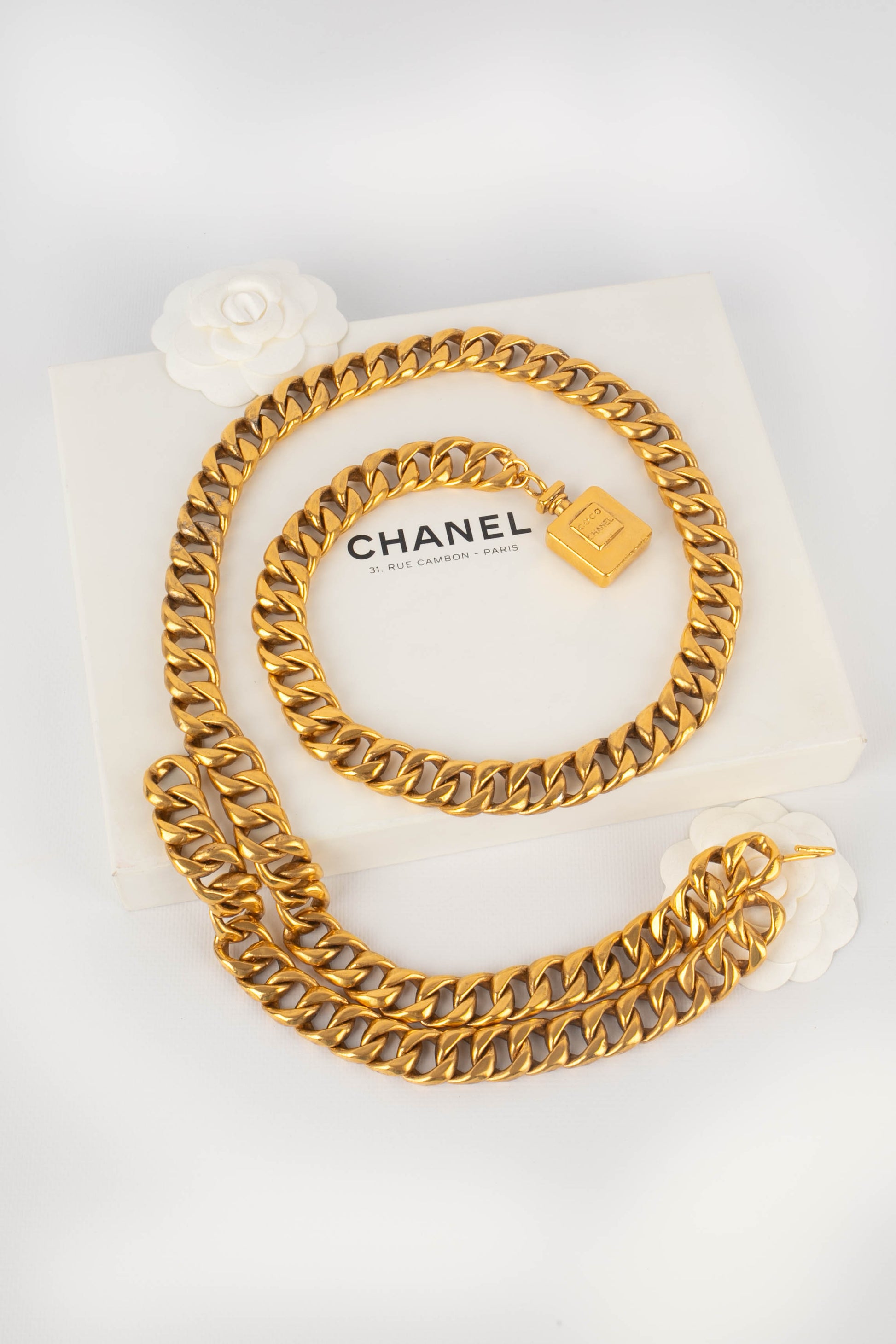 Ceinture "flacon de parfum" Chanel