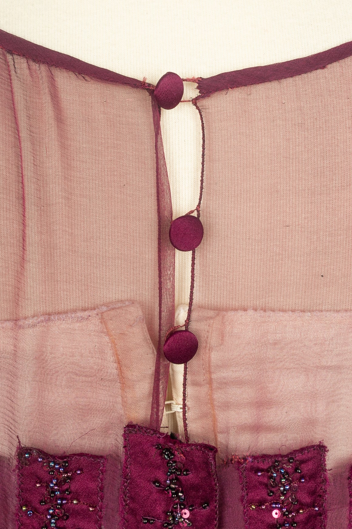 Robe ancienne en soie violette