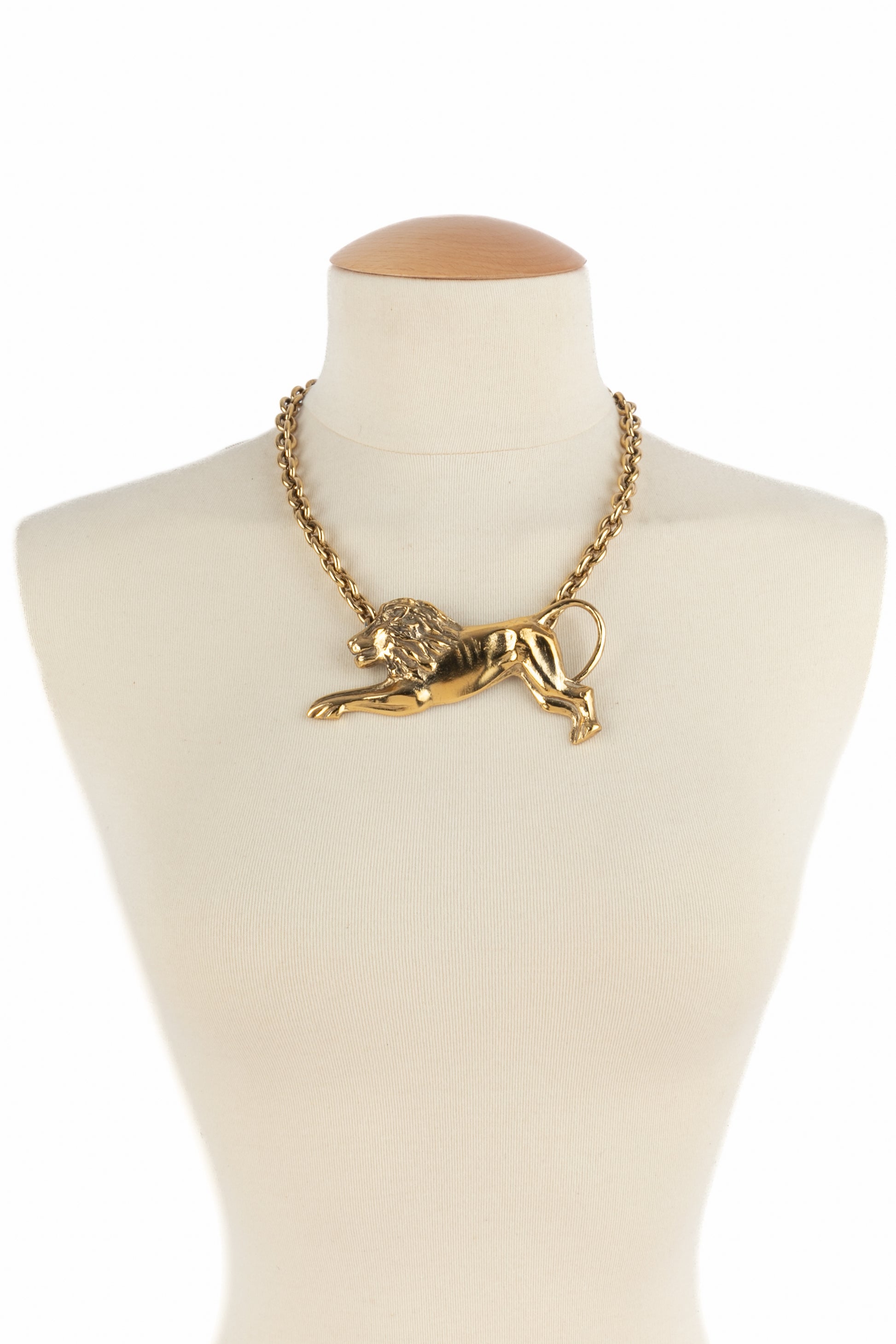 Collier lion Yves Saint Laurent