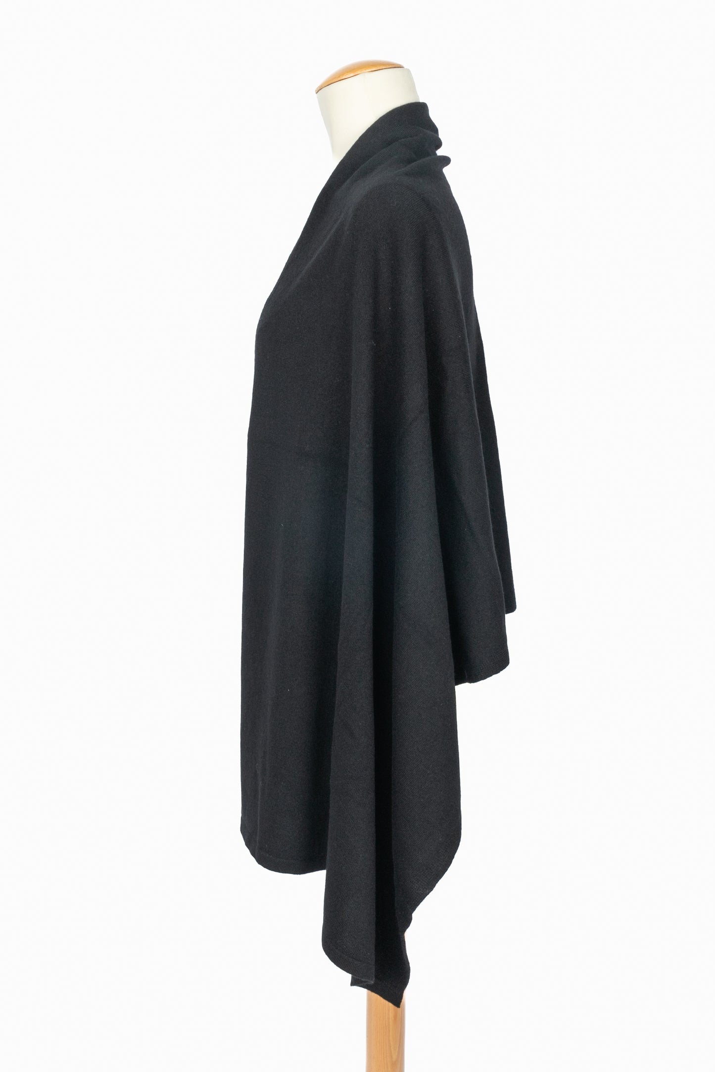 Écharpe noire Chanel