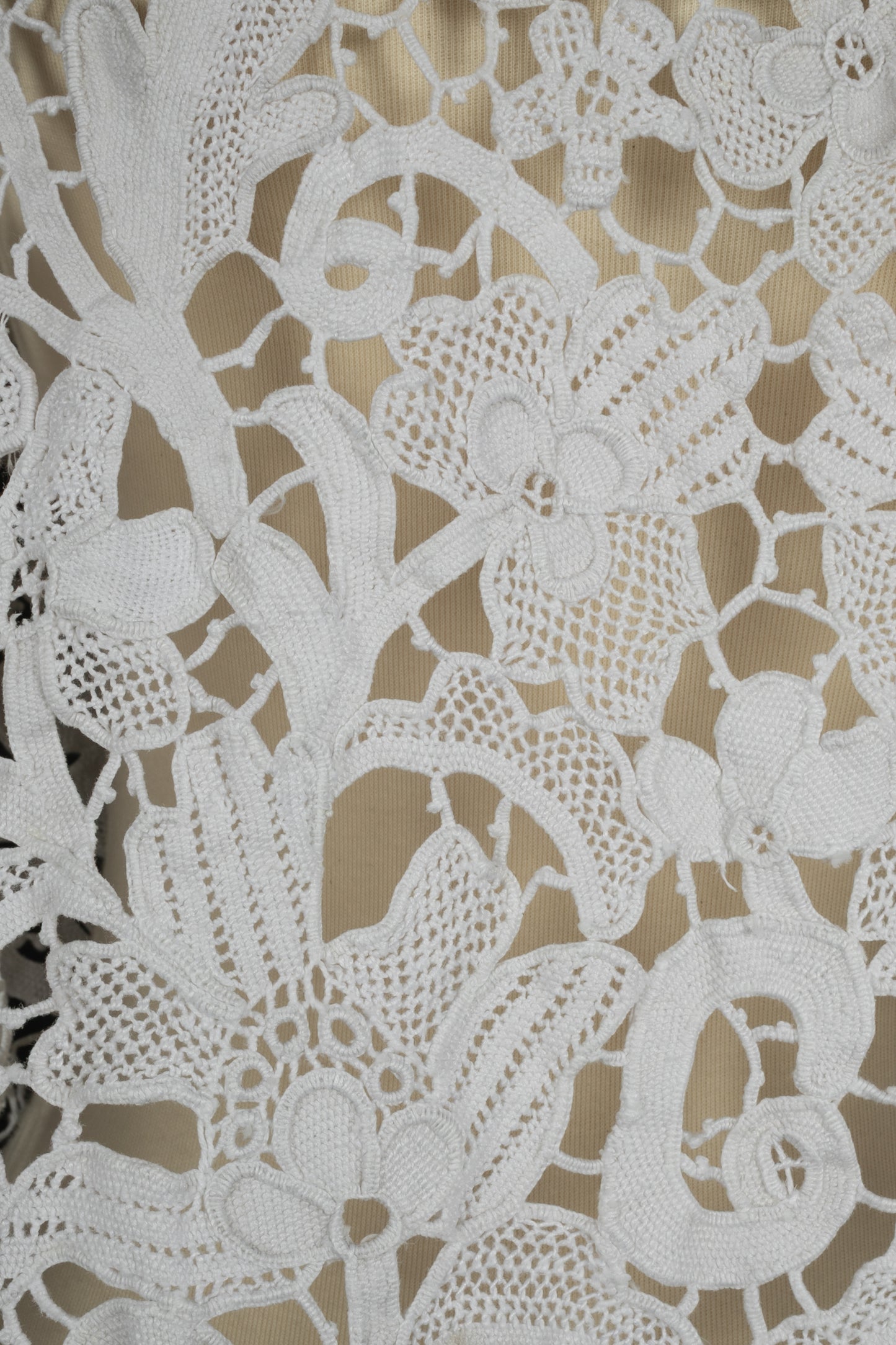 Haut ancien en dentelle