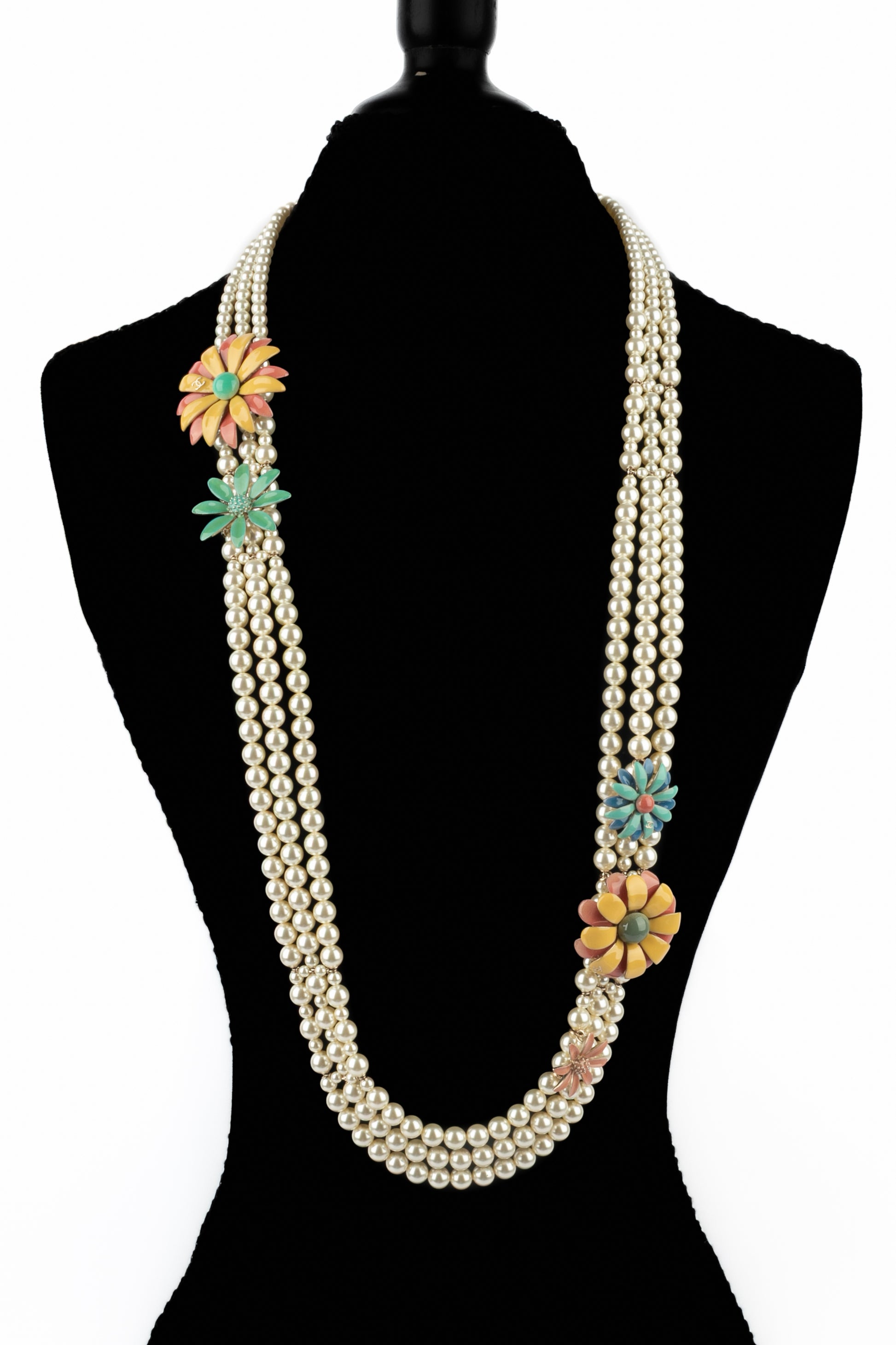 Collier fleurs Chanel 2017