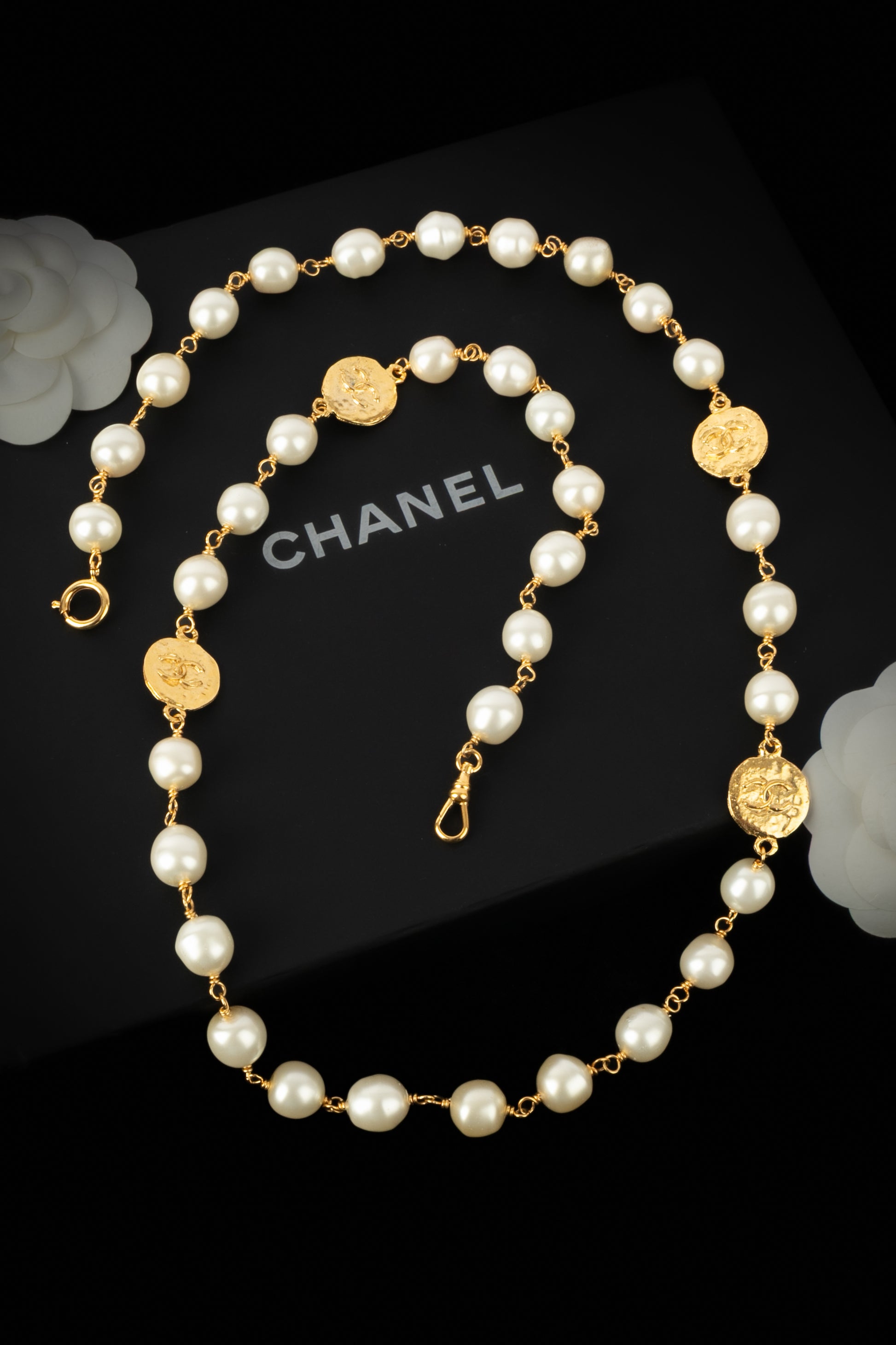 Collier de perles Chanel 