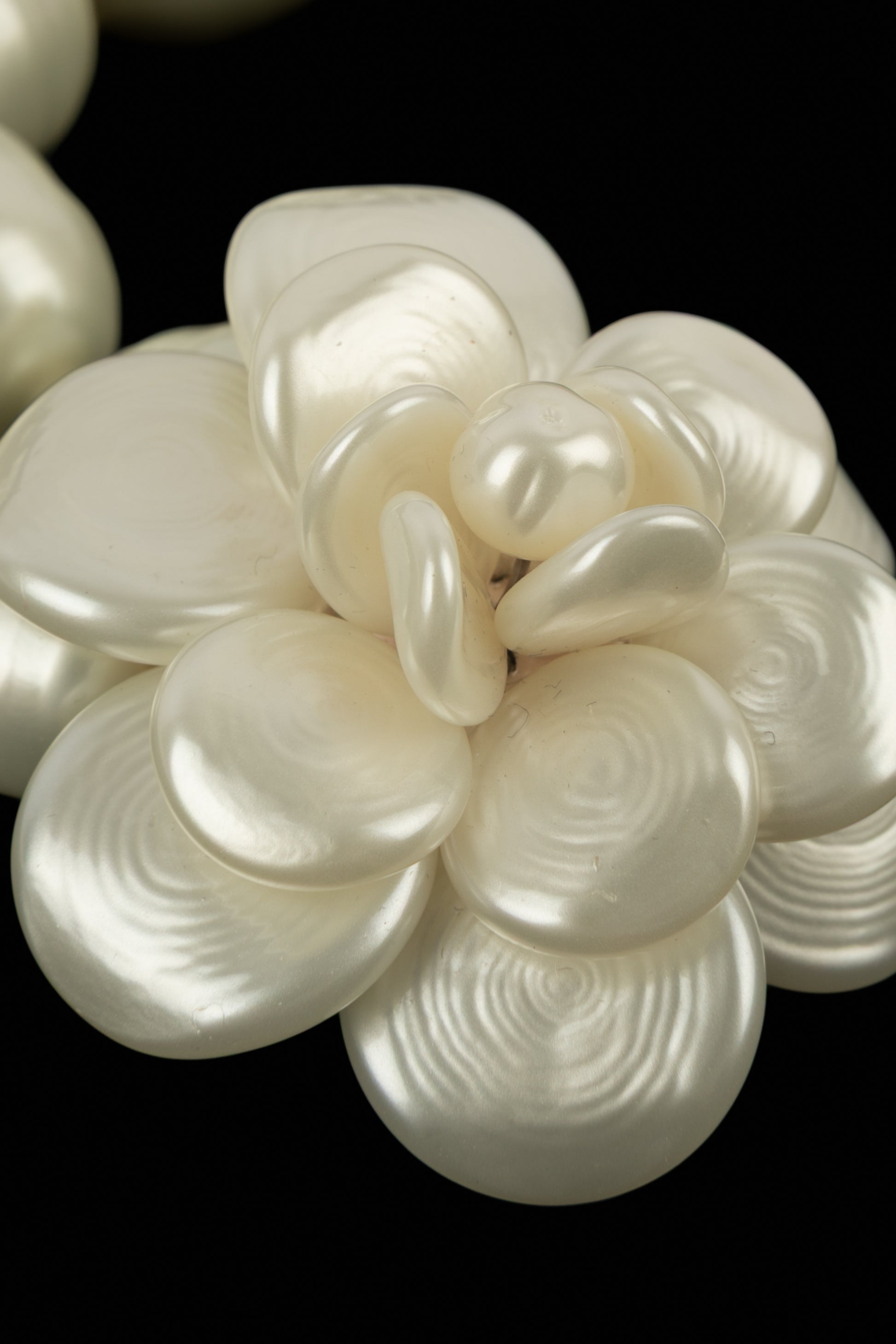 Collier camélia Chanel 1998