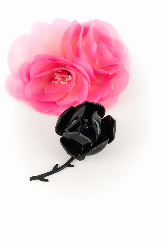 Broche camélia en pâte de verre Gripoix