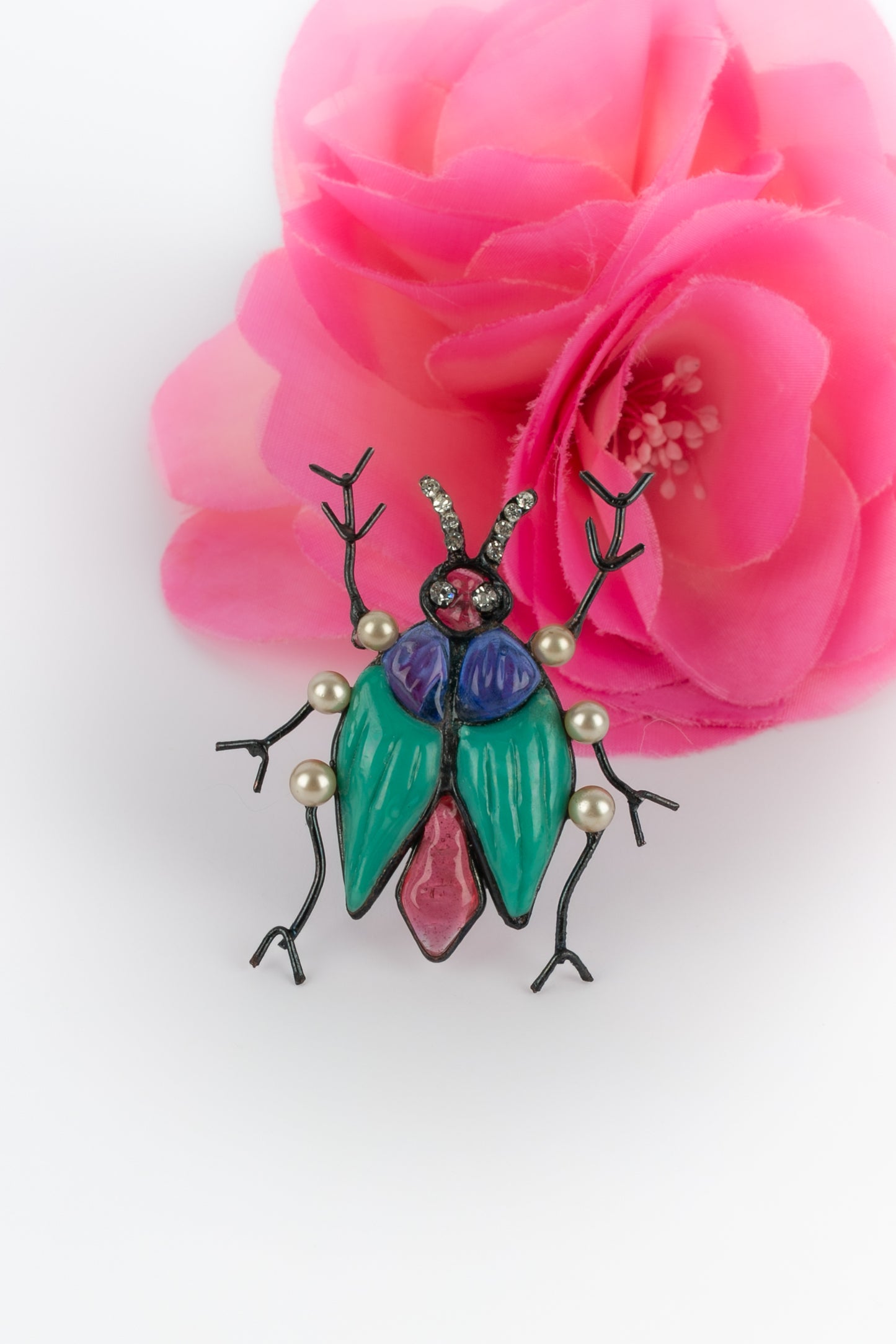 Broche insecte en pâte de verre Loulou de la Falaise