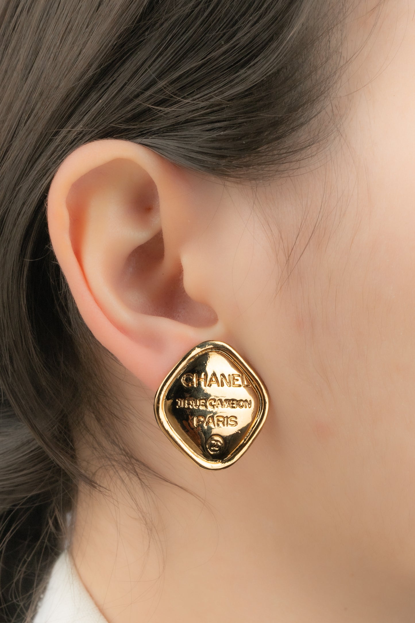 Boucles d'oreilles cc Chanel 1980's