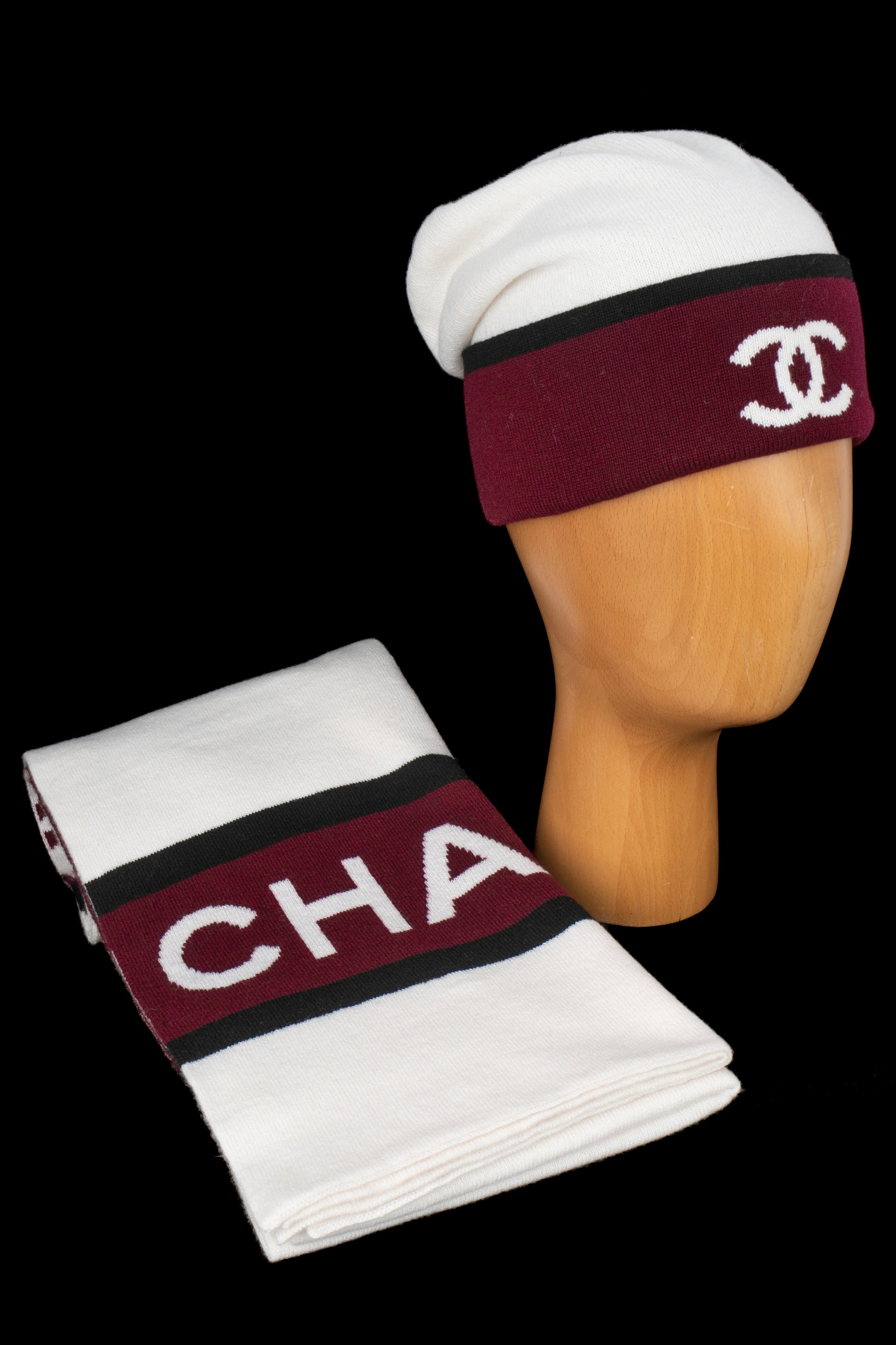 Ensemble bonnet et écharpe Chanel