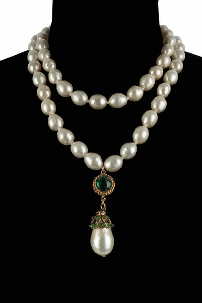 Collier de perles Chanel 1980's