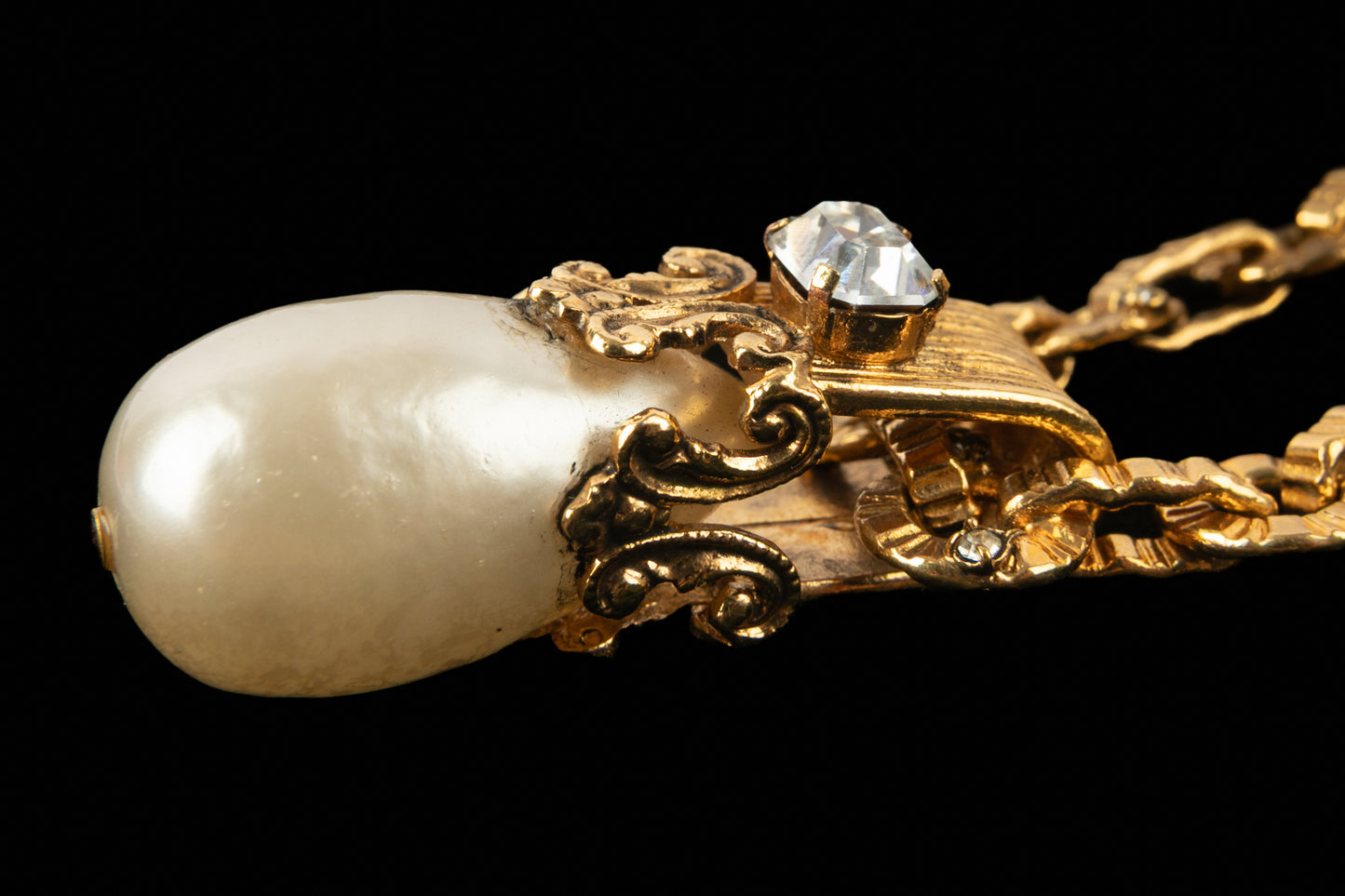 Collier pendentif Chanel 1960's