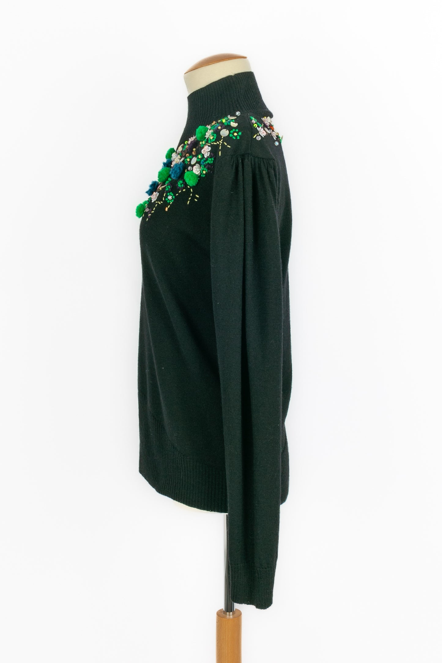 Pull brodé Christian Lacroix