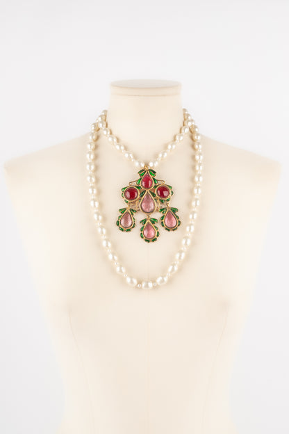 Collier en pâte de verre Chanel