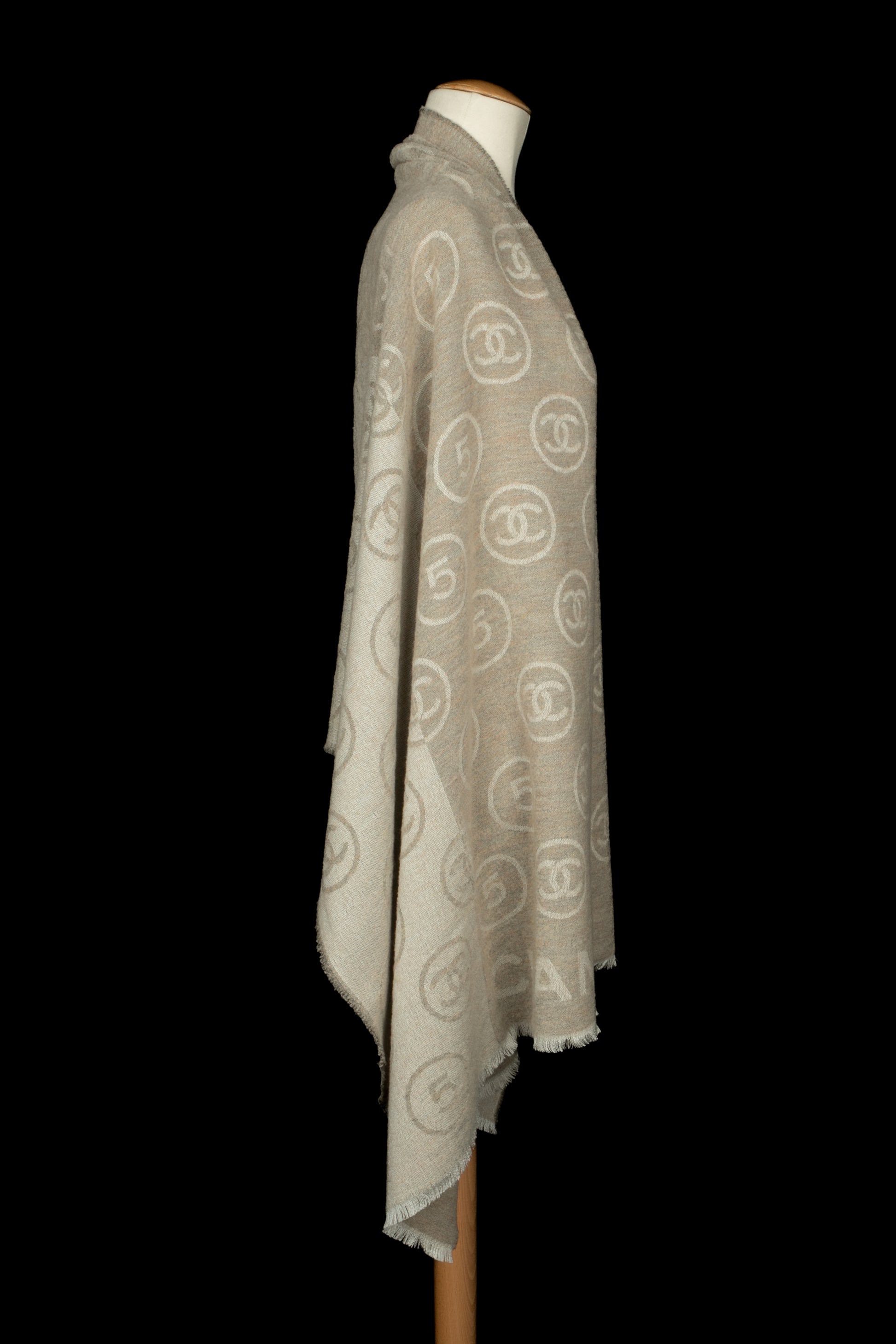 Écharpe à logo Chanel