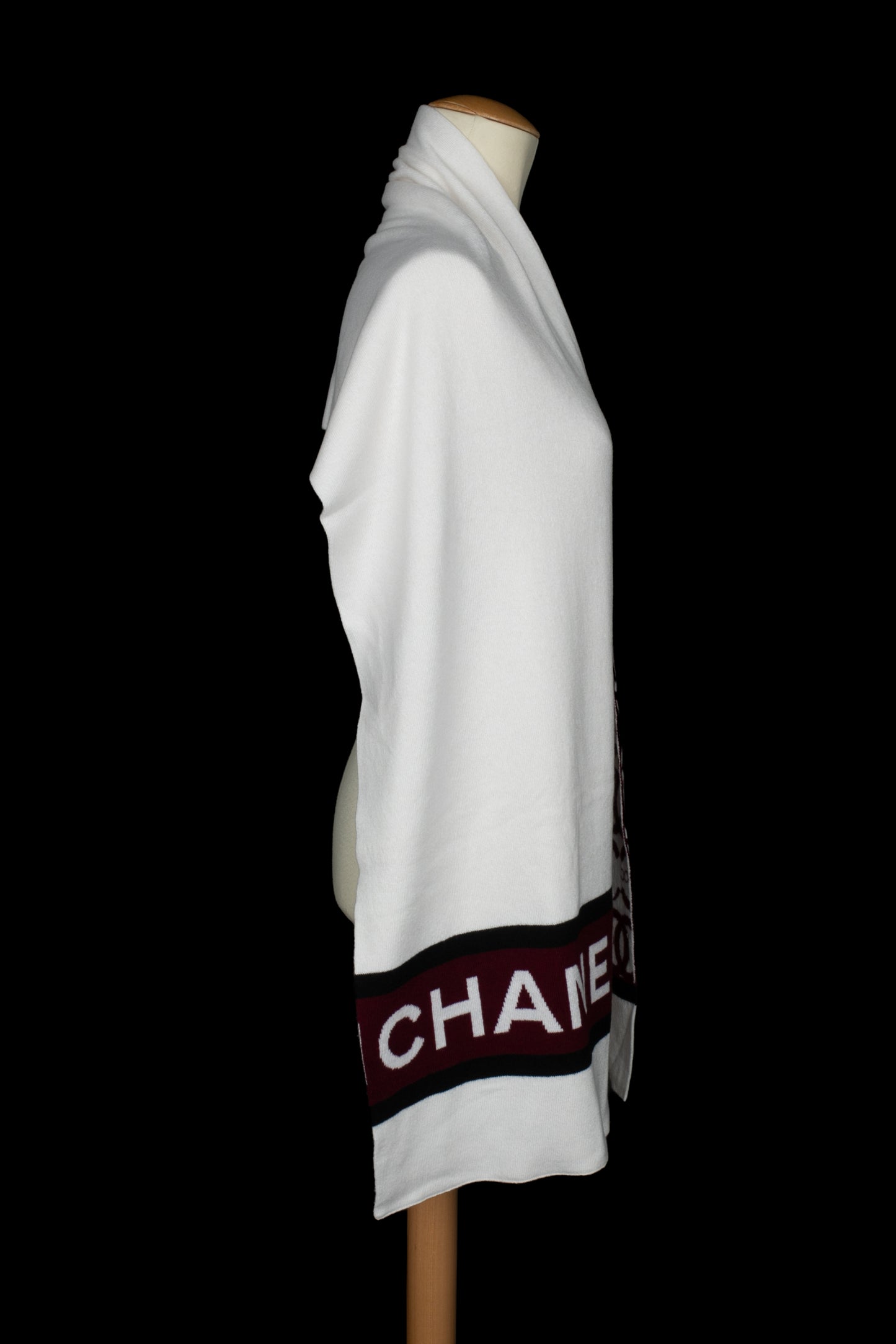 Ensemble bonnet et écharpe Chanel