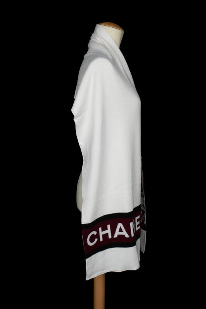 Ensemble bonnet et écharpe Chanel