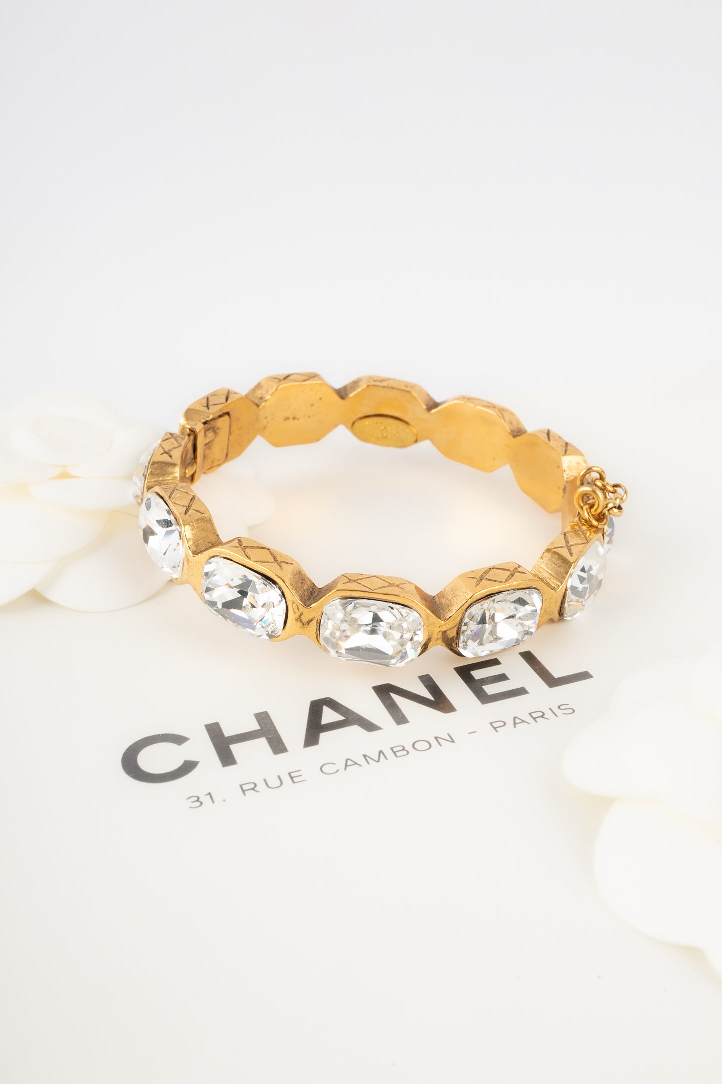 Bracelet doré Chanel 