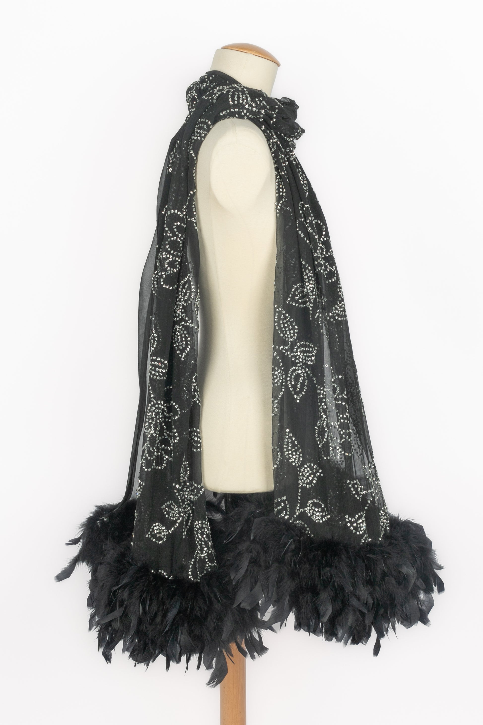 Etole en mousseline noire 1950's