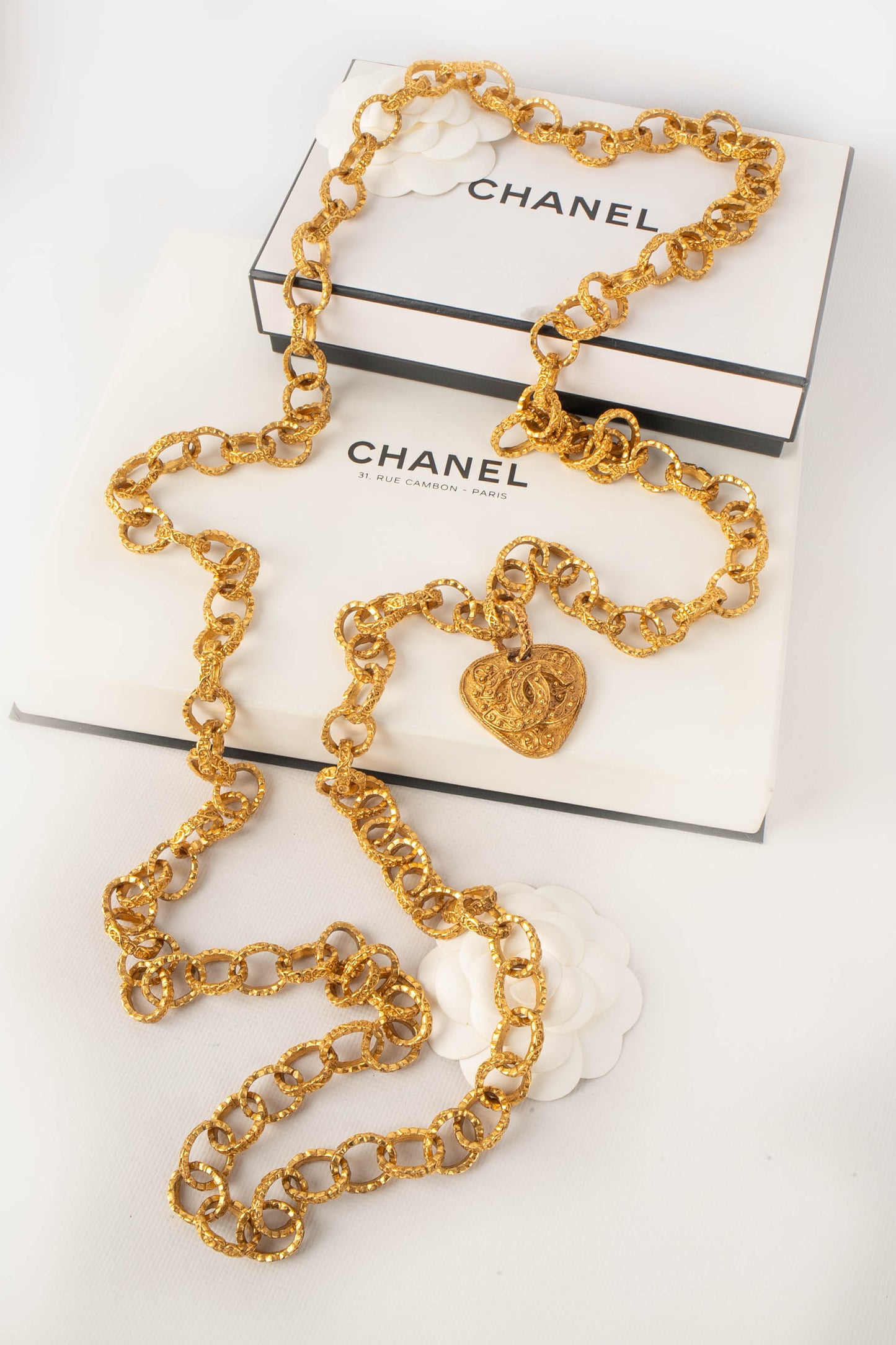 Collier coeur Chanel