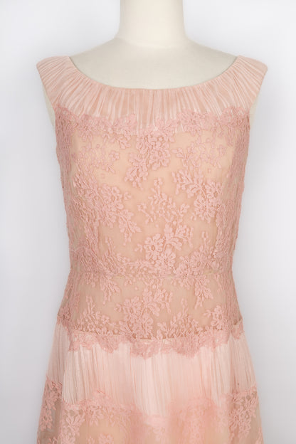 Robe rose en dentelle Valentino