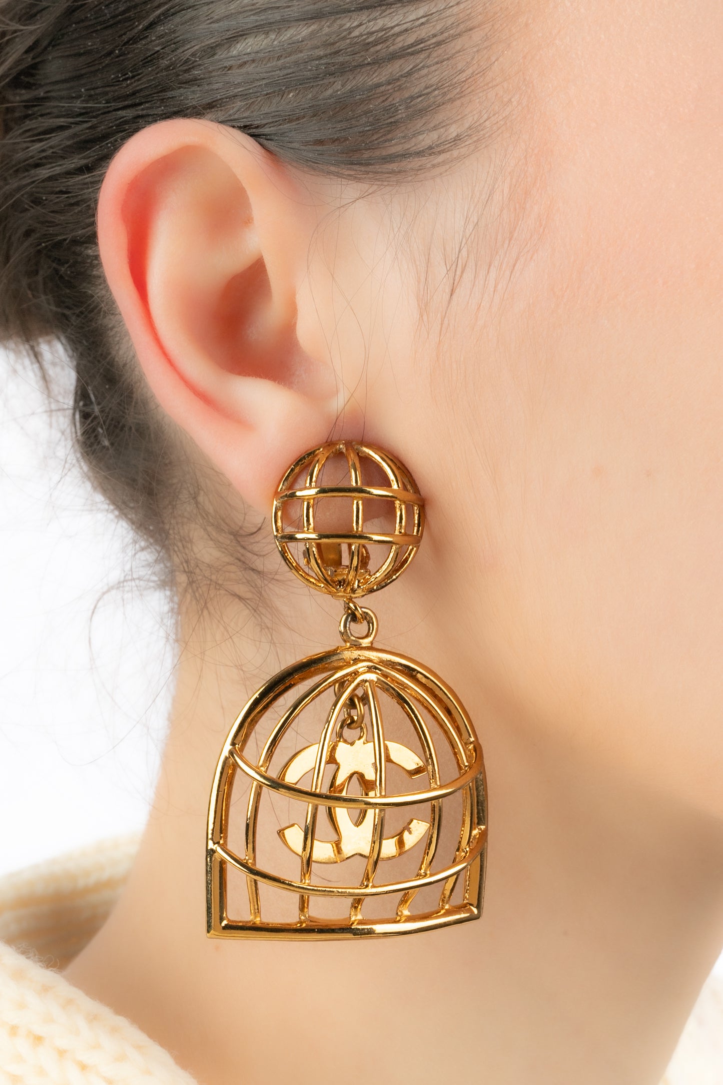 Iconiques boucles d'oreilles "cages" Chanel 1993