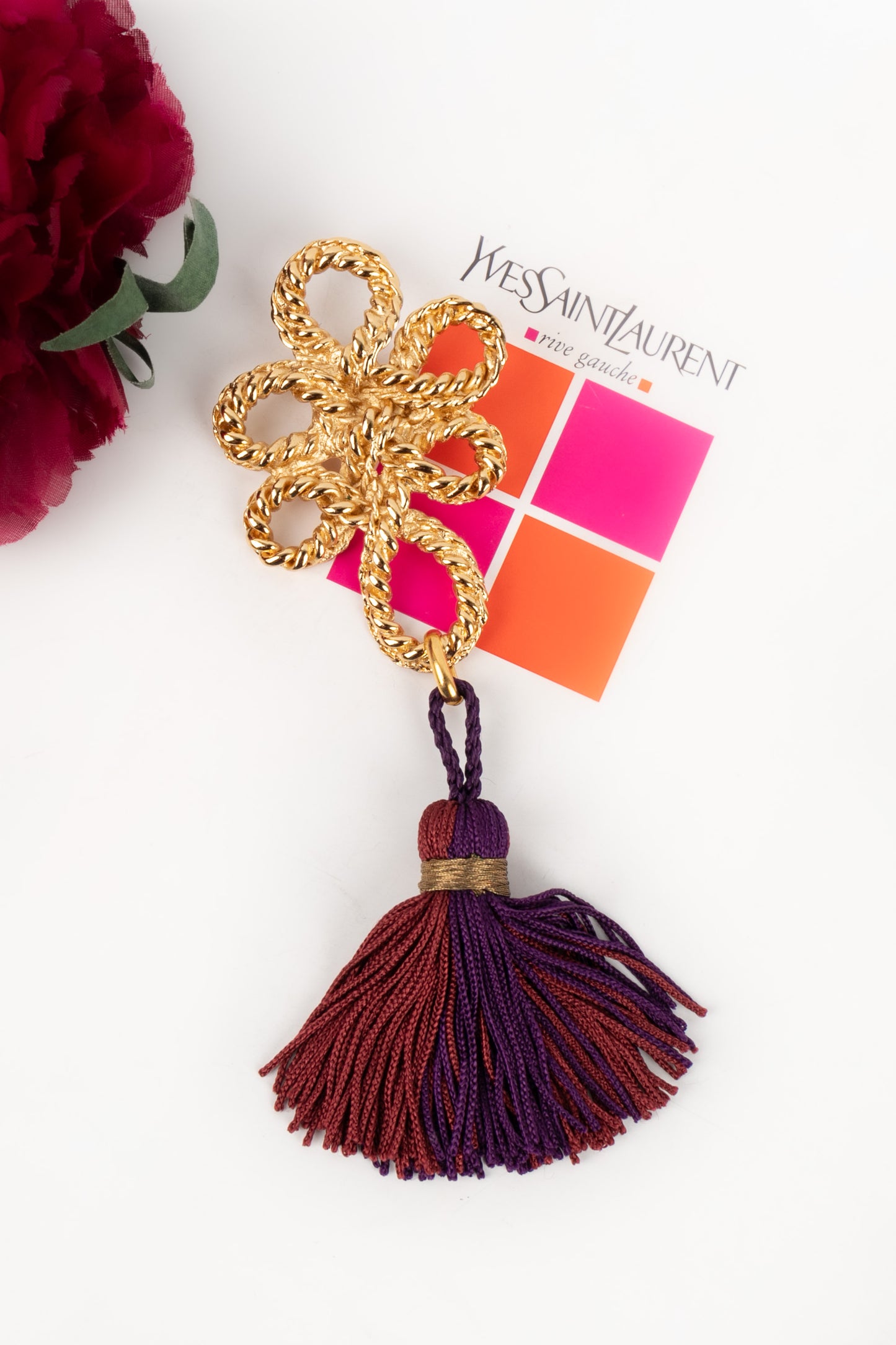 Broche pendentif Yves Saint Laurent Printemps 1993