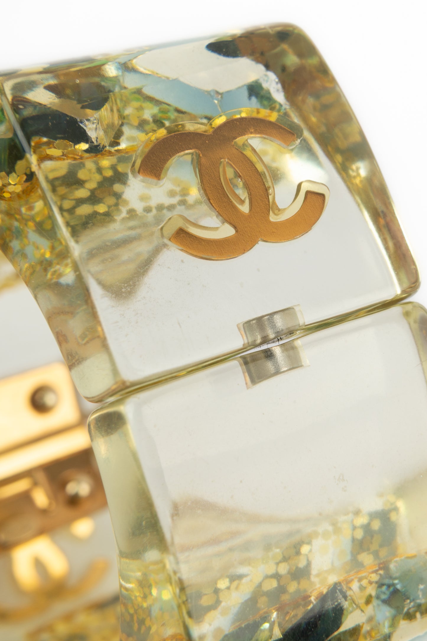 Bracelet en lucite Chanel Printemps 2003