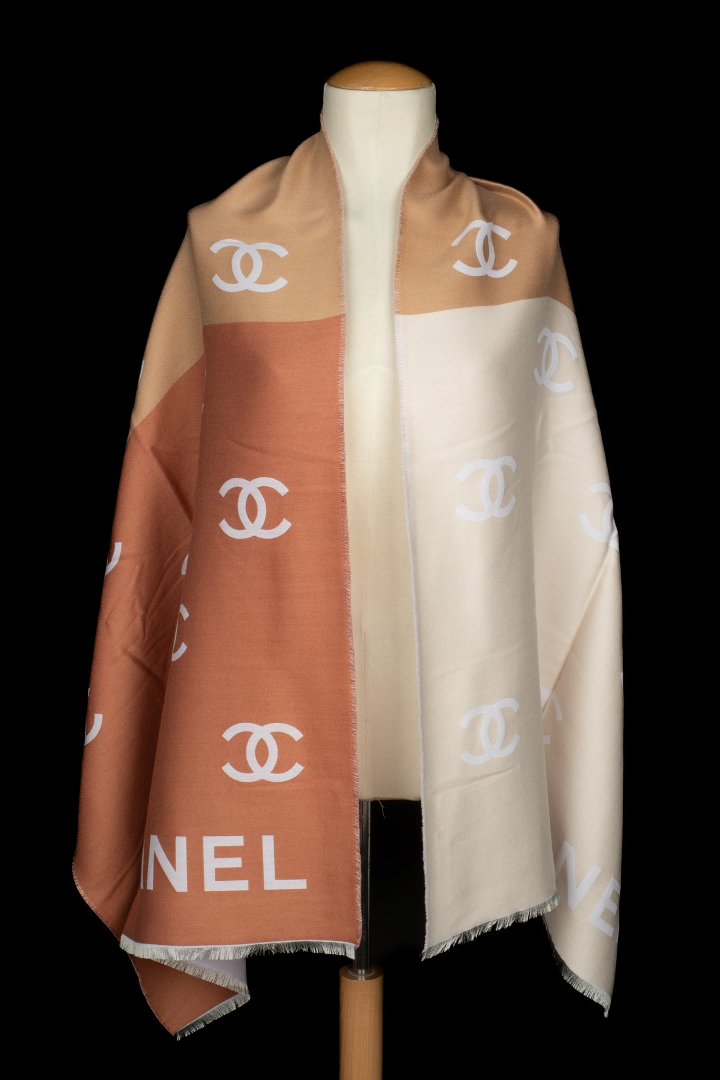 Écharpe tricolore Chanel