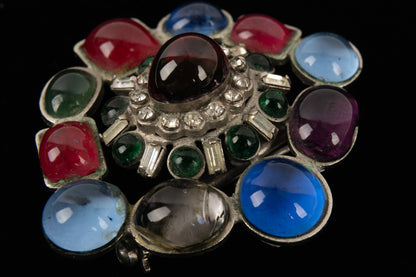 Broche en pâte de verre Chanel 1960's