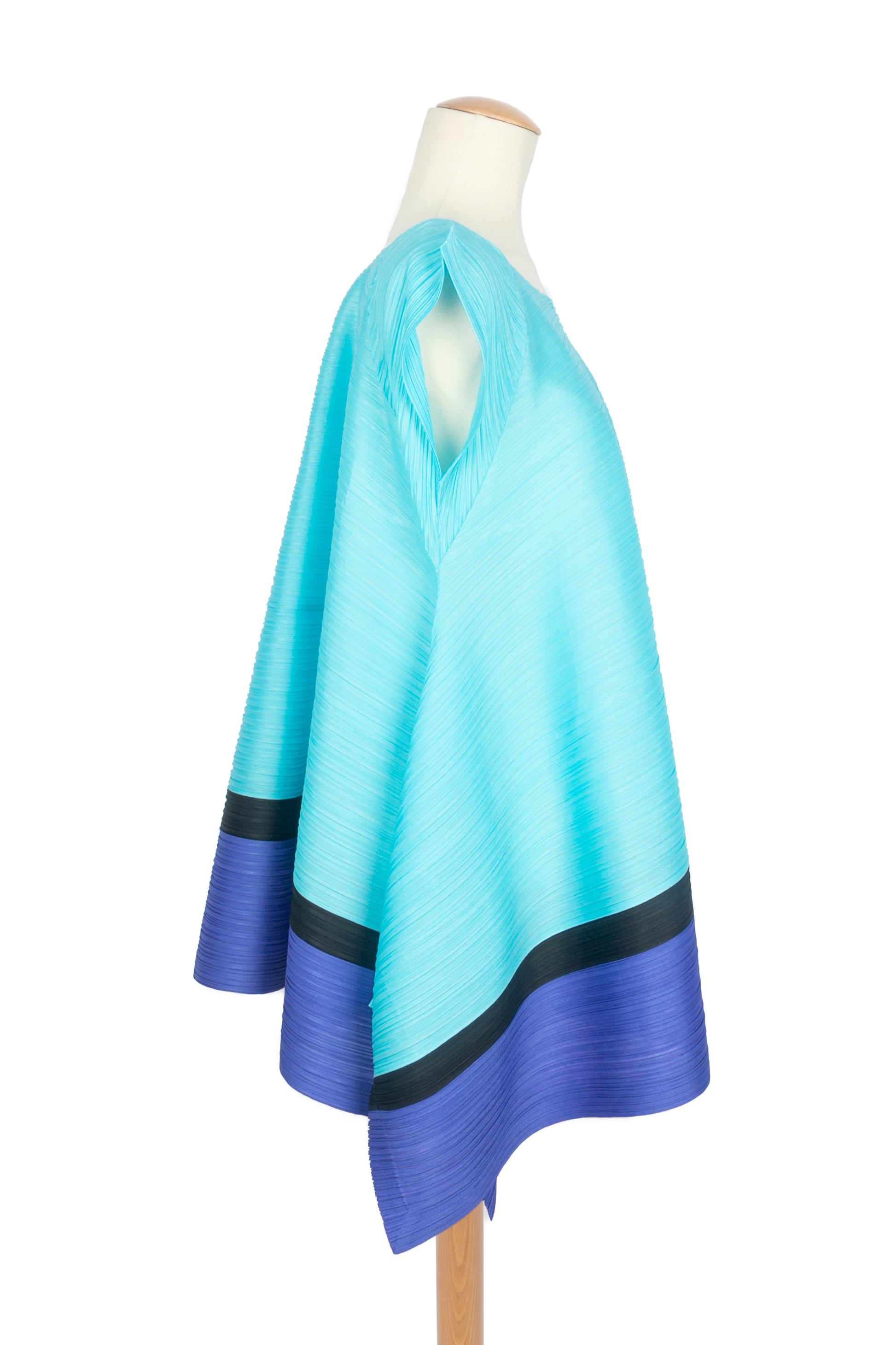 Haut bleu Pleats Please Issey Myiake