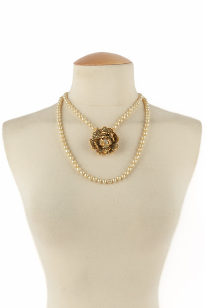 Collier camélia Chanel 1980's