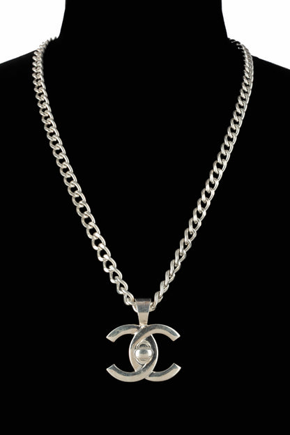 Collier tourniquet Chanel 1996