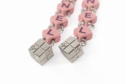 Boucles d'oreilles roses Chanel 2004