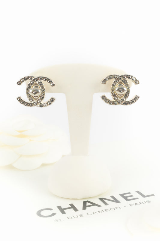 Boucles d'oreilles tourniquet Chanel Hiver 1996