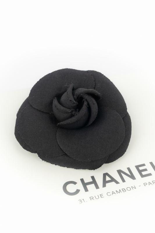 Broche camélia Chanel