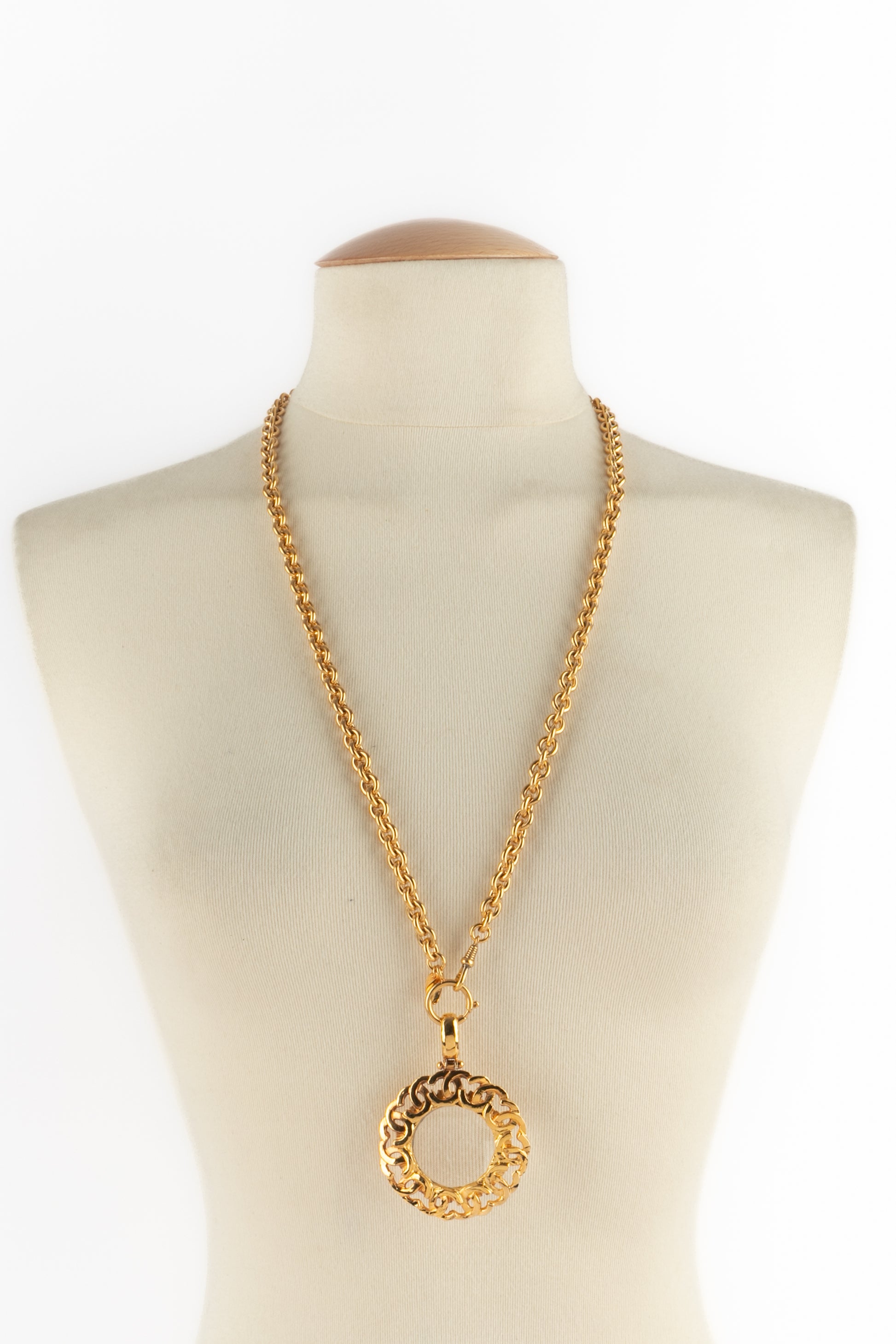 Collier loupe Chanel