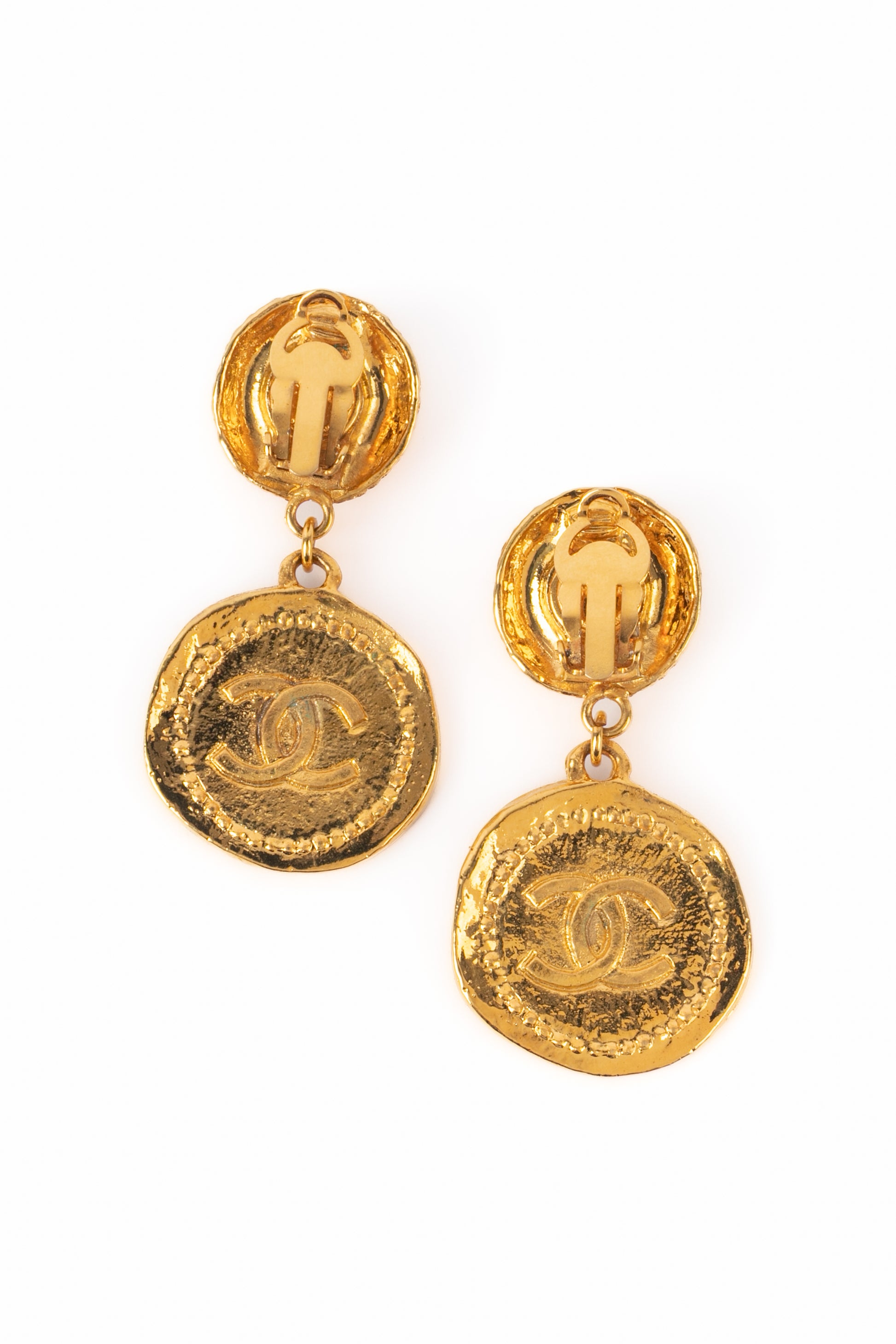Boucles d'oreilles dorées Chanel 