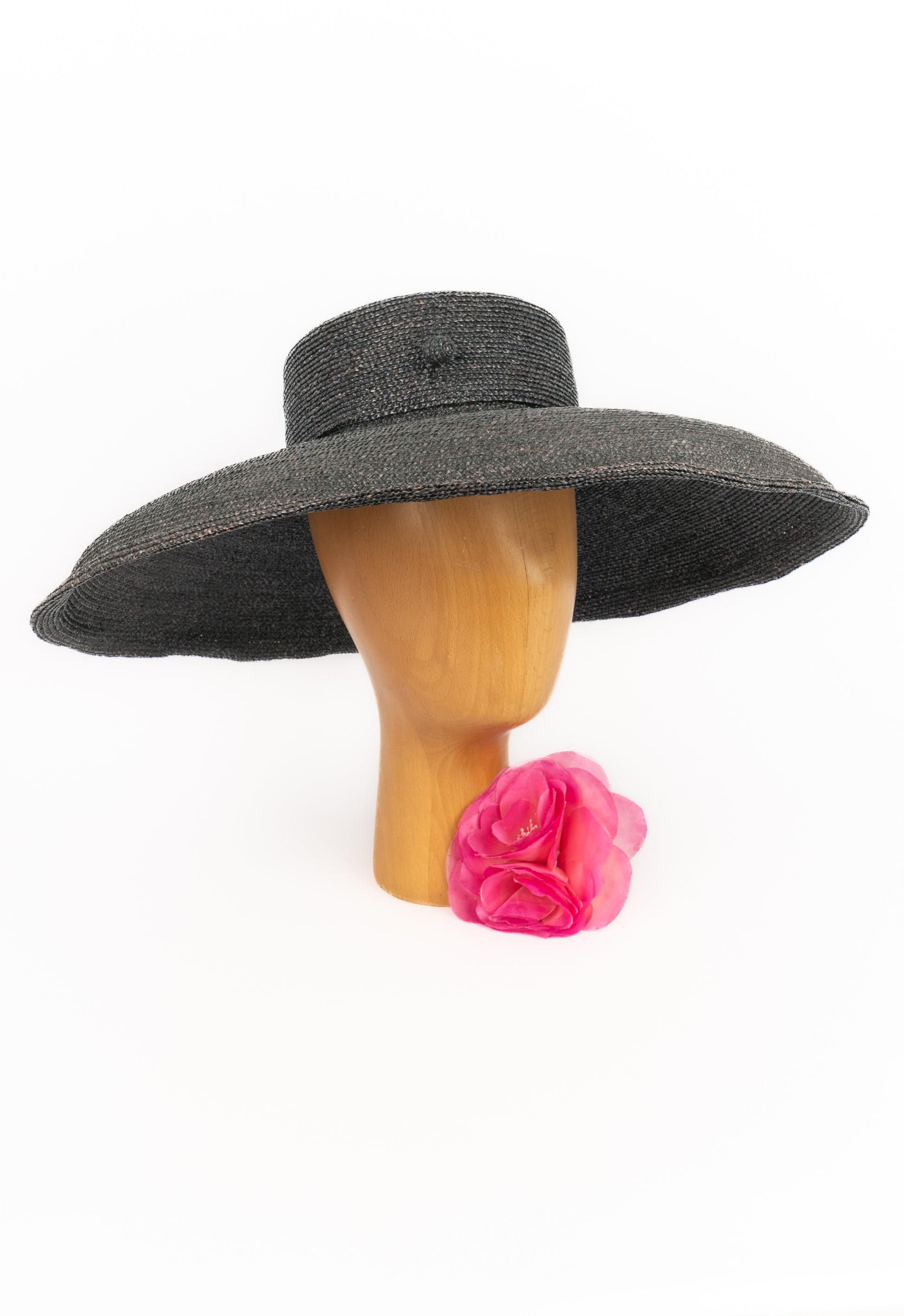 Chapeau style capeline Nina Ricci 