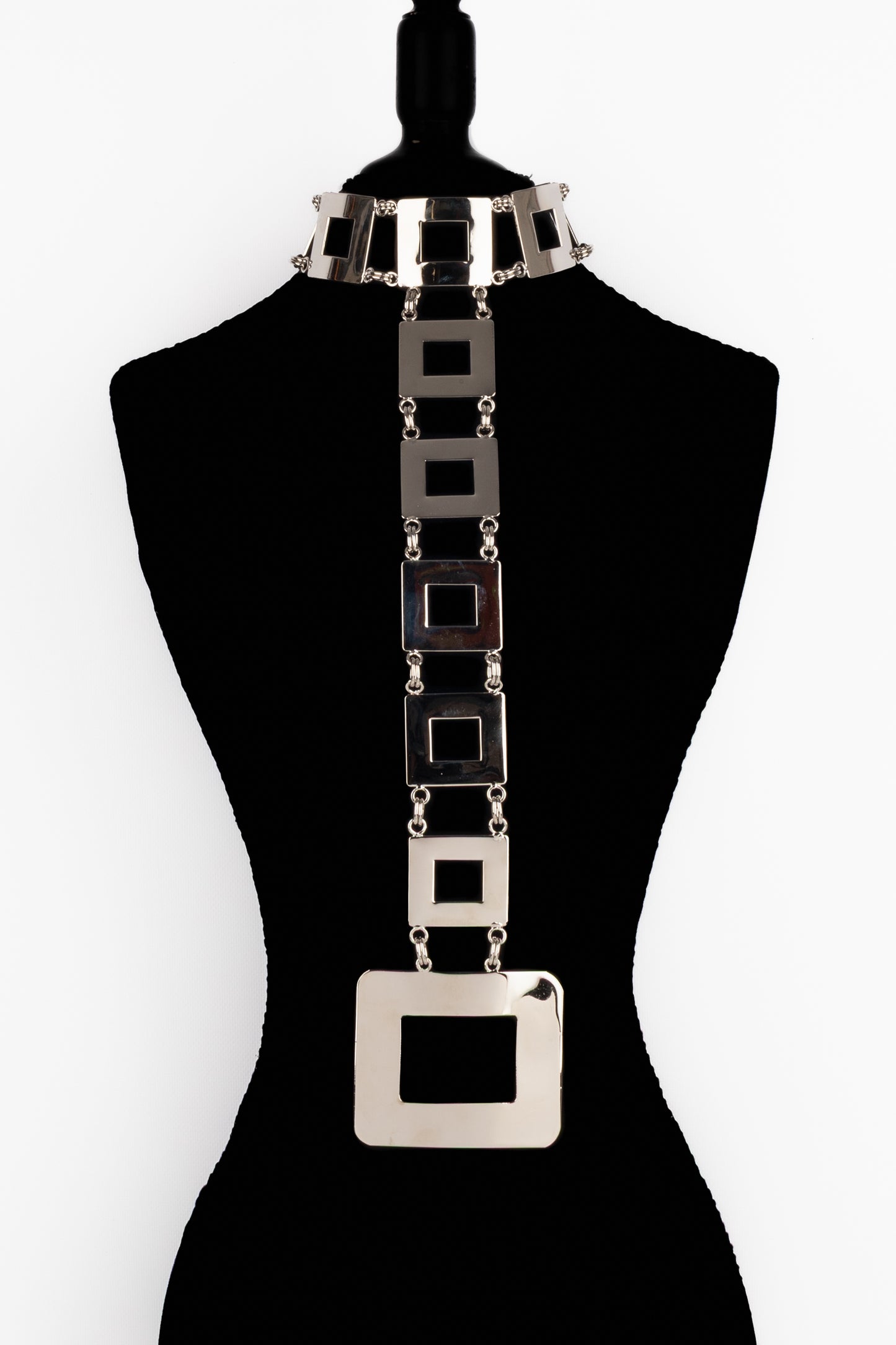 Collier argenté Pierre Cardin