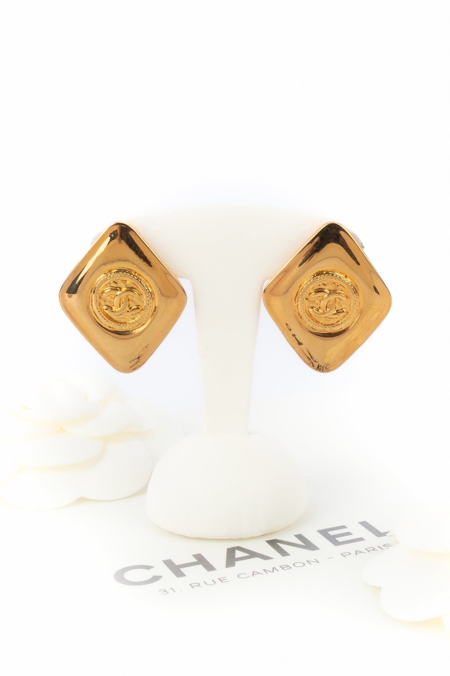 Boucles d'oreilles cc Chanel 1980's