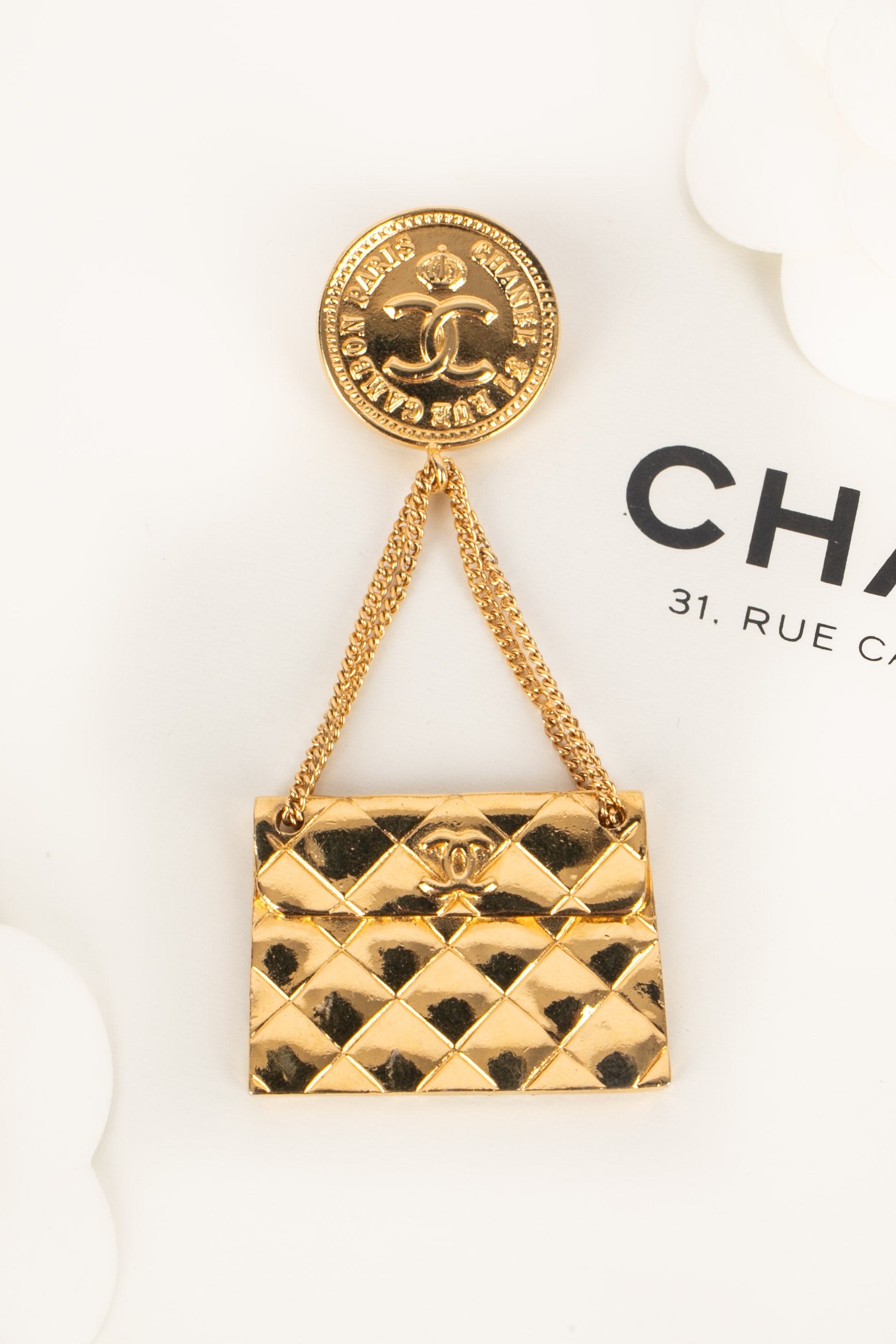 Broche "sac à main" Chanel