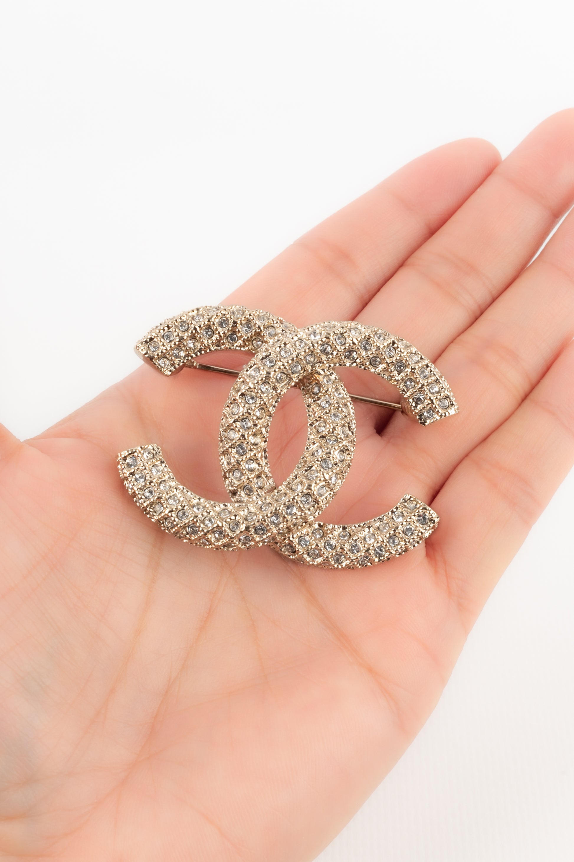 Broche cc Chanel 2021