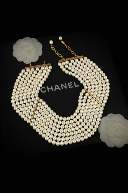 Collier de perles Chanel