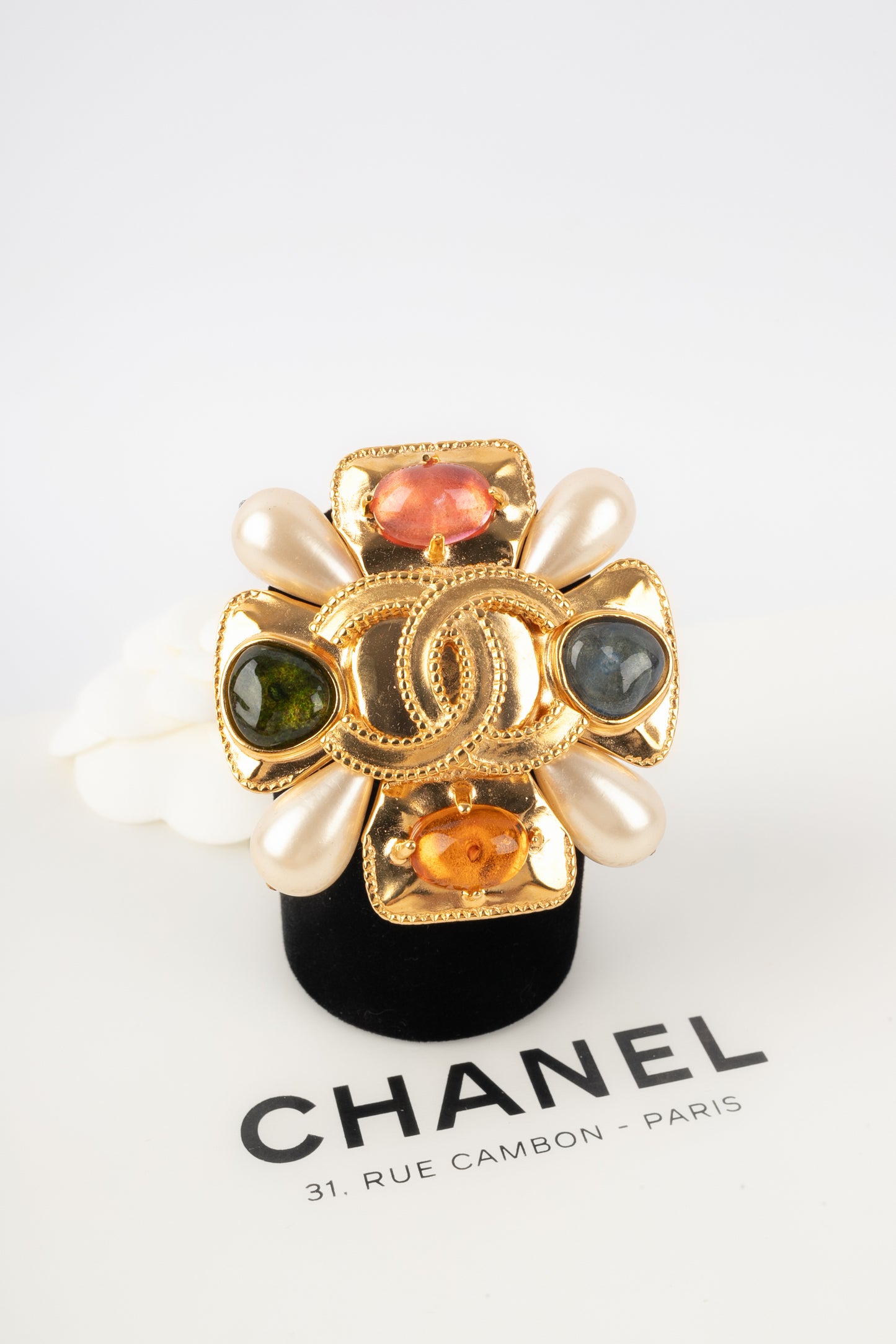 Broche Chanel 1997