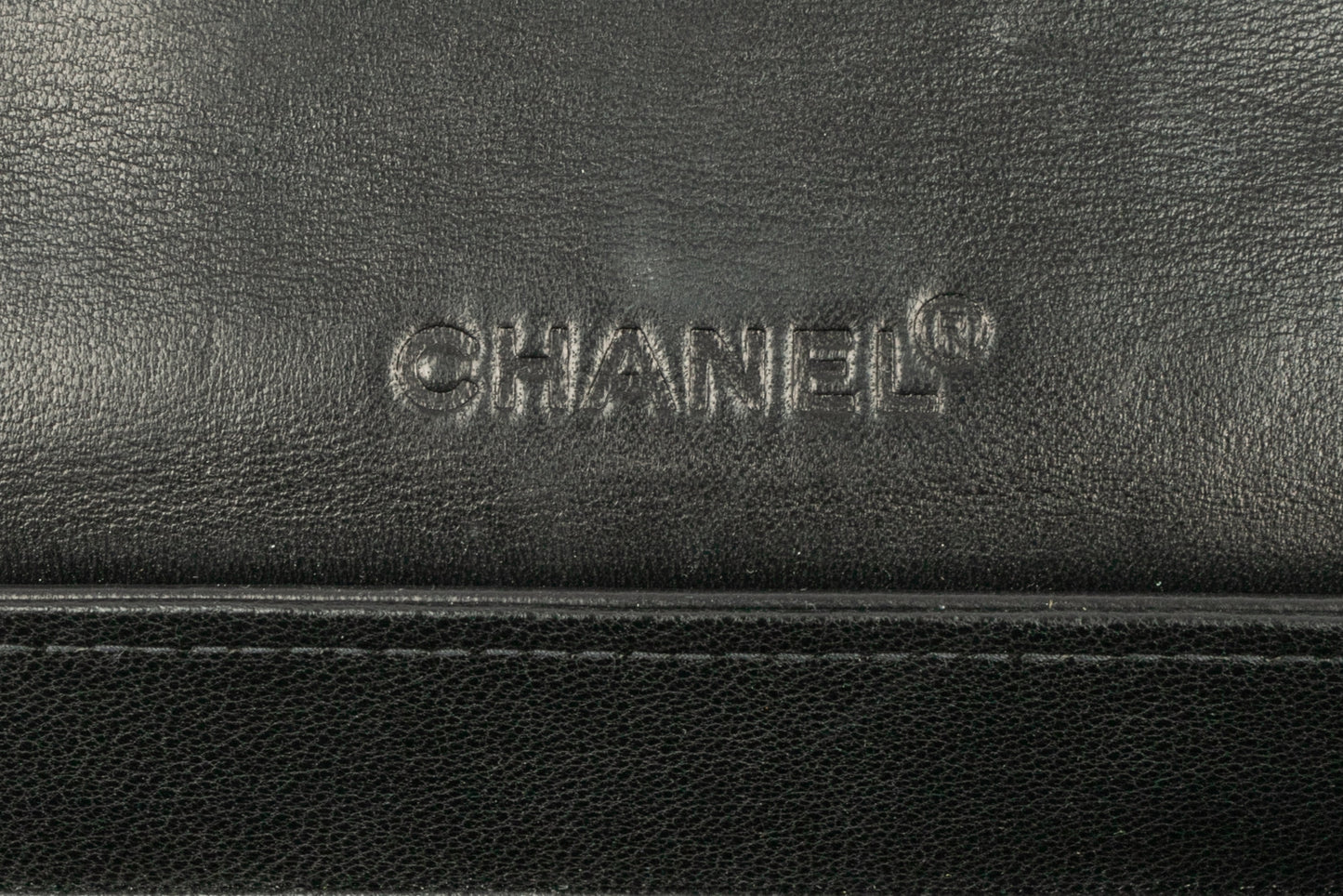 Sac en cuir brodé Chanel 2000