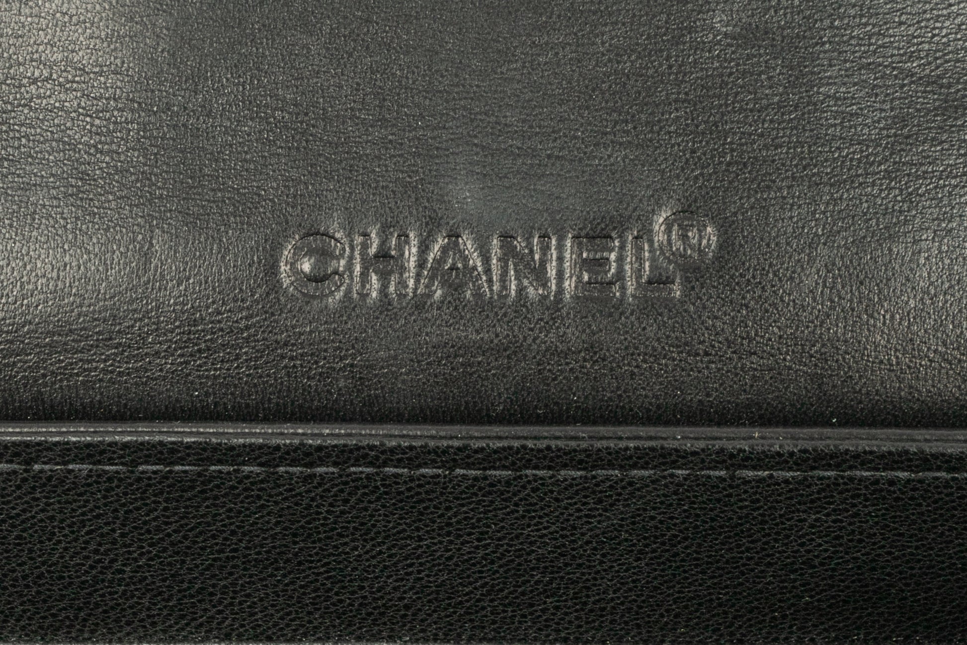 Sac en cuir brodé Chanel 2000