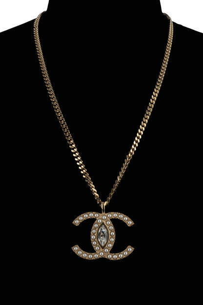 Collier cc Chanel 2022