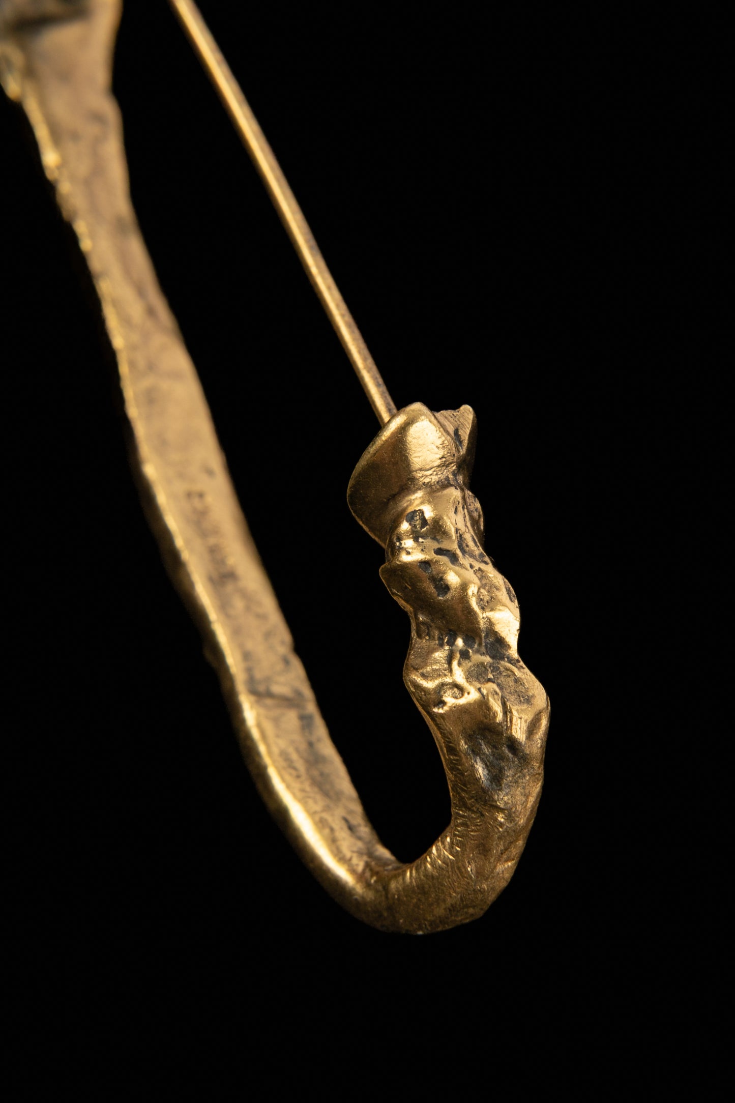 Broche "épingle à nourrice" Chanel Haute Couture