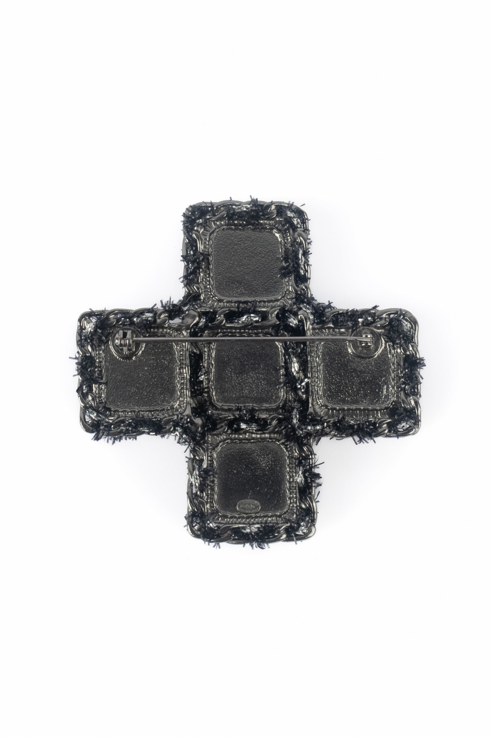 Broche croix Chanel 2013