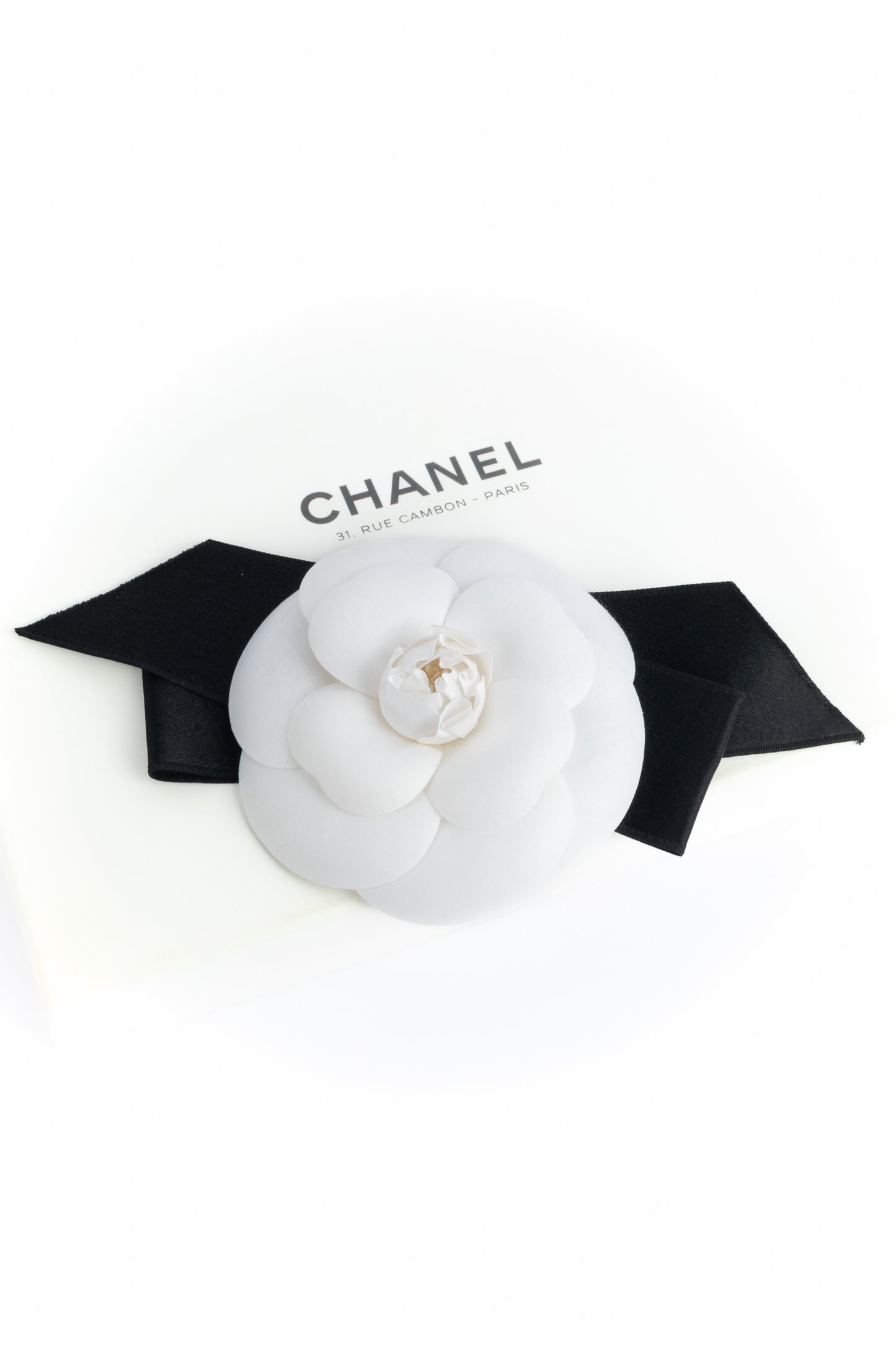 Broche Camélia Chanel